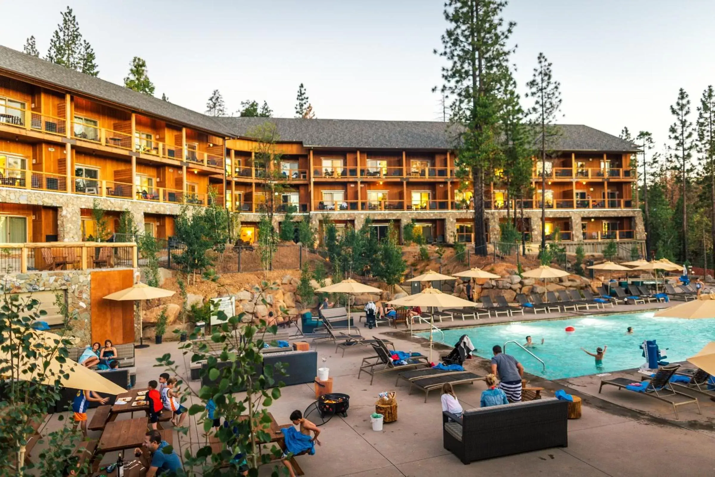 Facade/entrance, Pool View in Rush Creek Lodge at Yosemite