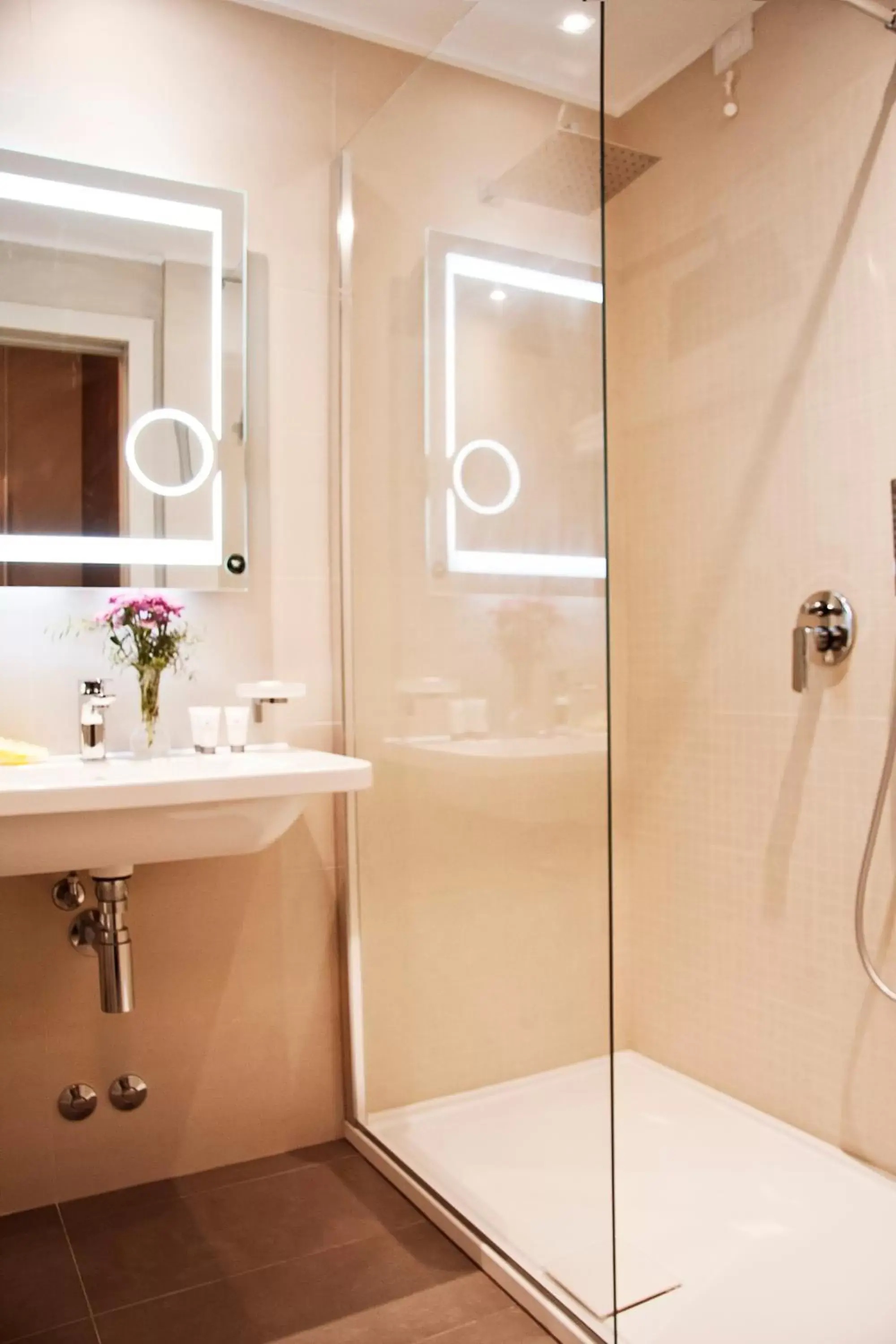 Bathroom in La Castellana Loft Hotel