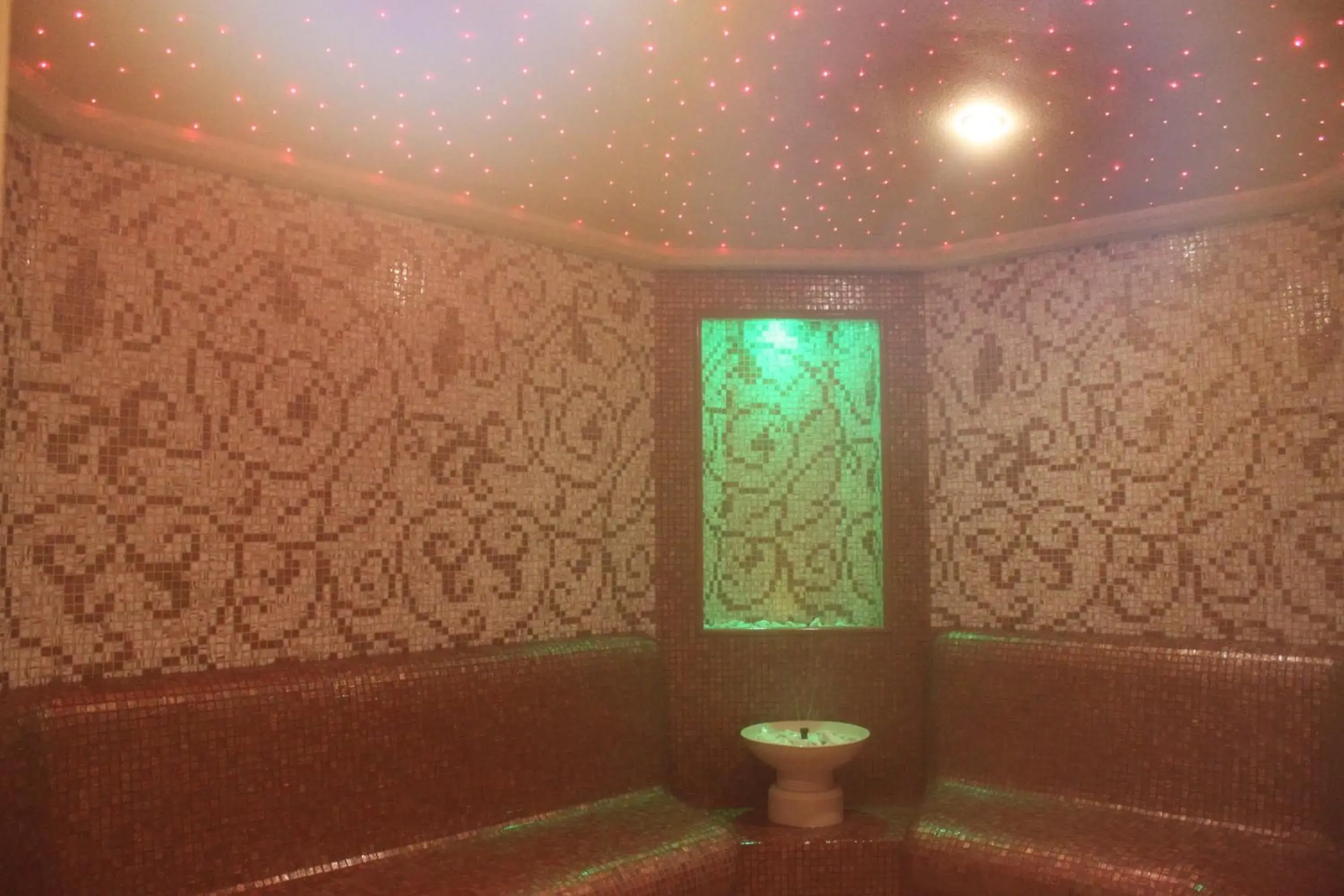 Steam room in Park Hotel and SPA Vella Hills