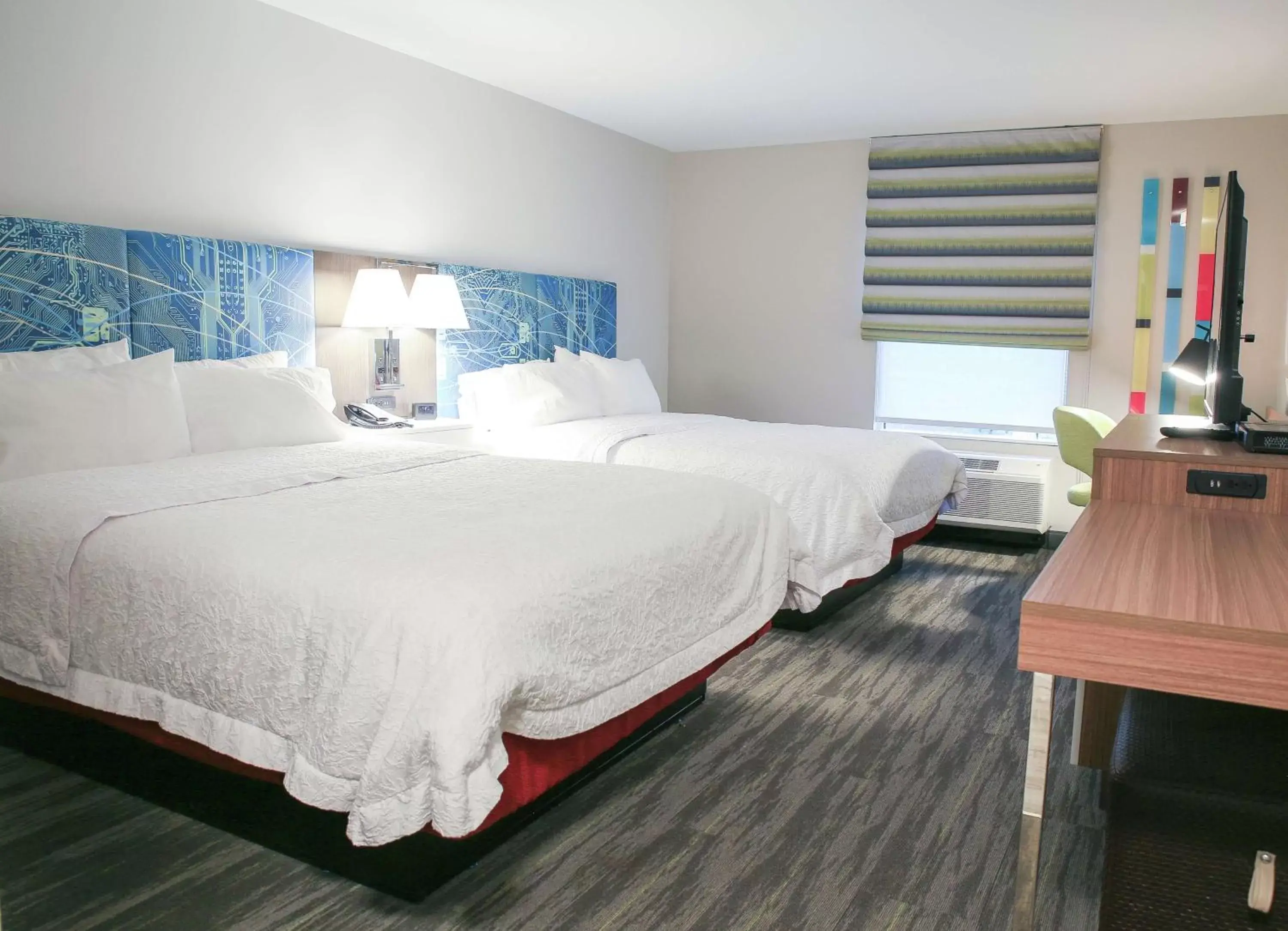 Bedroom, Bed in Hampton Inn & Suites Mount Laurel/Moorestown Bedroom, Bed in Hampton Inn & Suites Mount Laurel/Moorestown