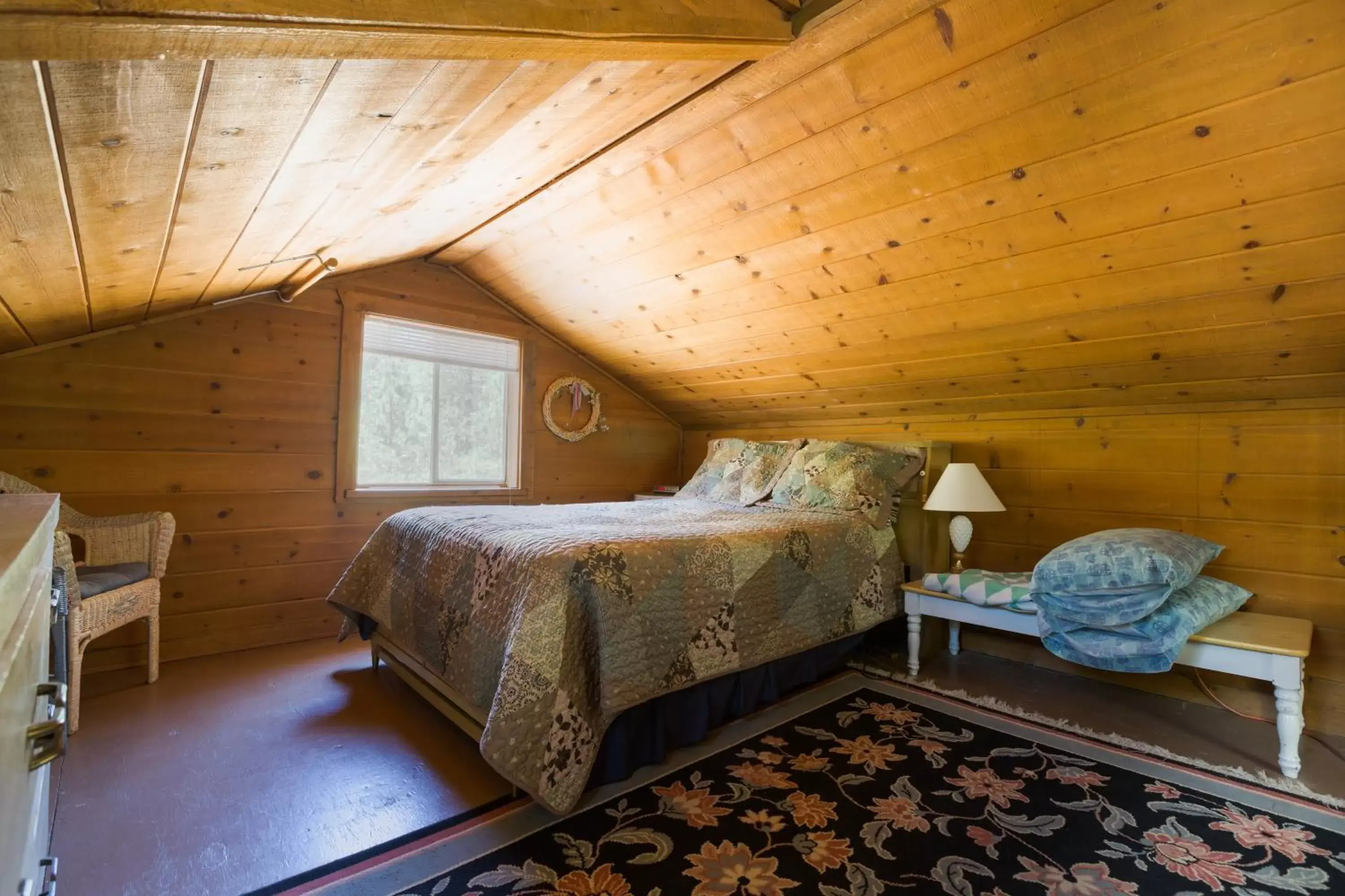 Bedroom, Bed in Crown King Cabins Bradshaw