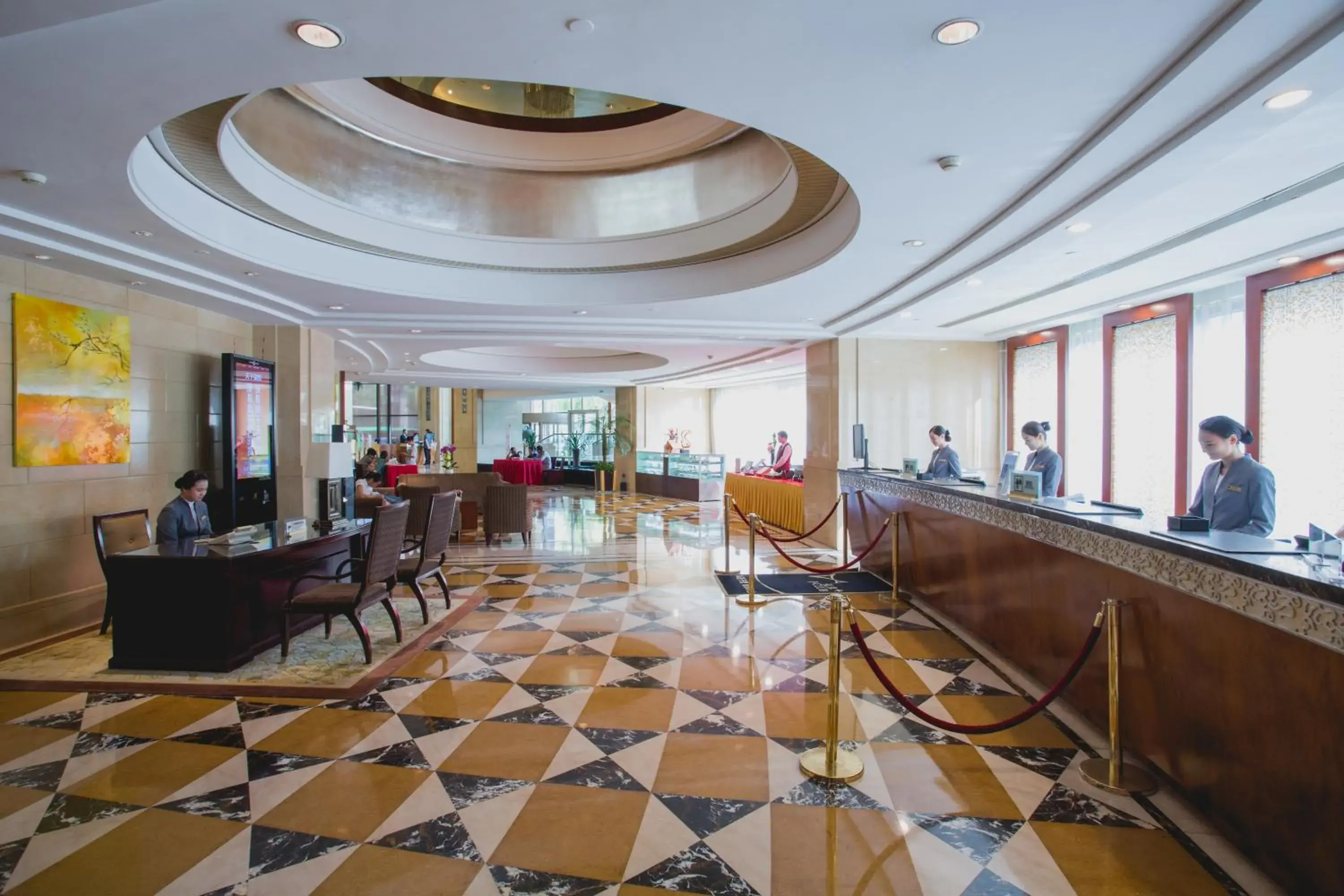 Lobby or reception, Restaurant/Places to Eat in Wuhan Jin Jiang International Hotel