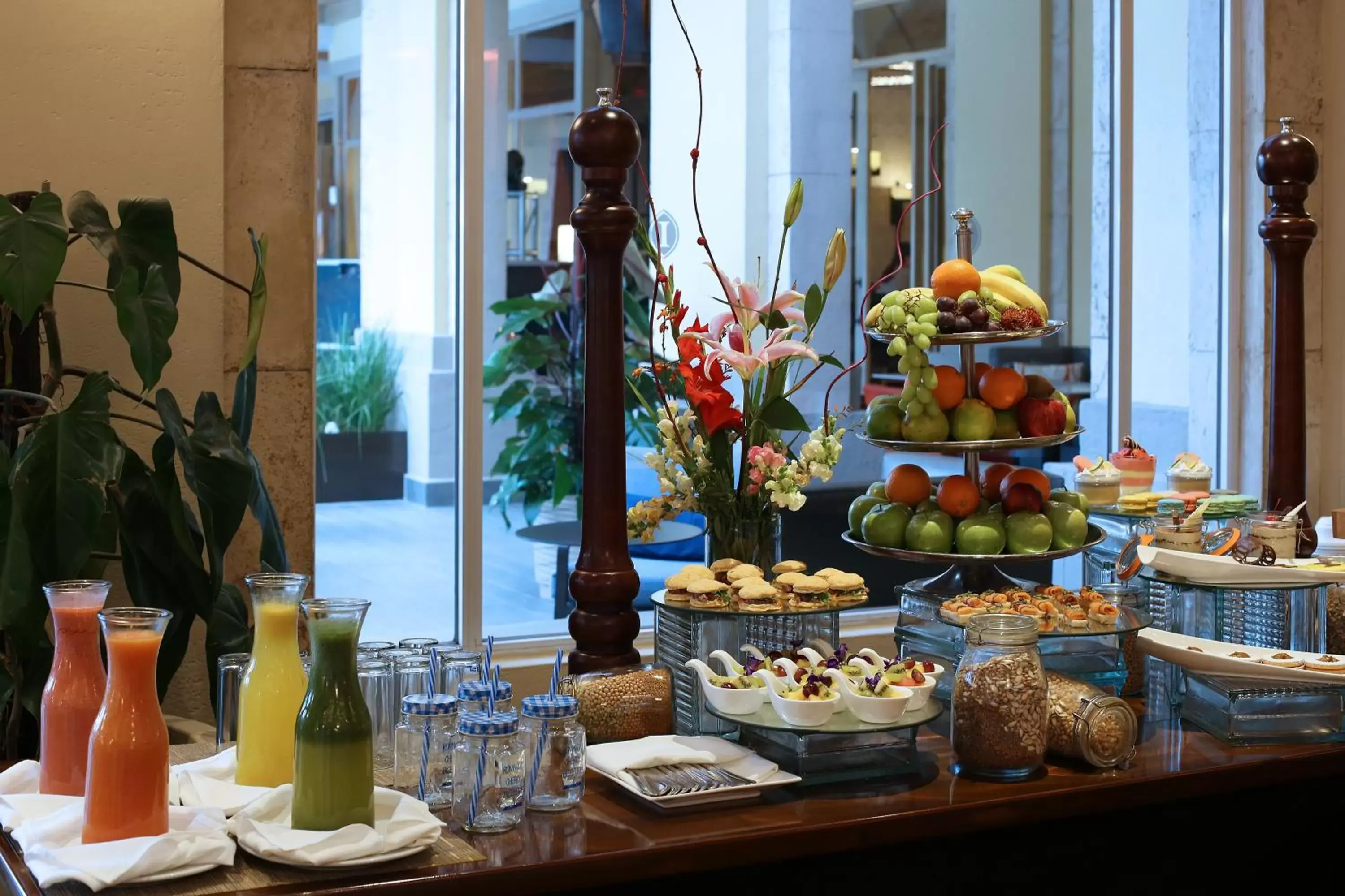 Meeting/conference room, Food in Hotel Real Intercontinental Tegucigalpa, an IHG Hotel