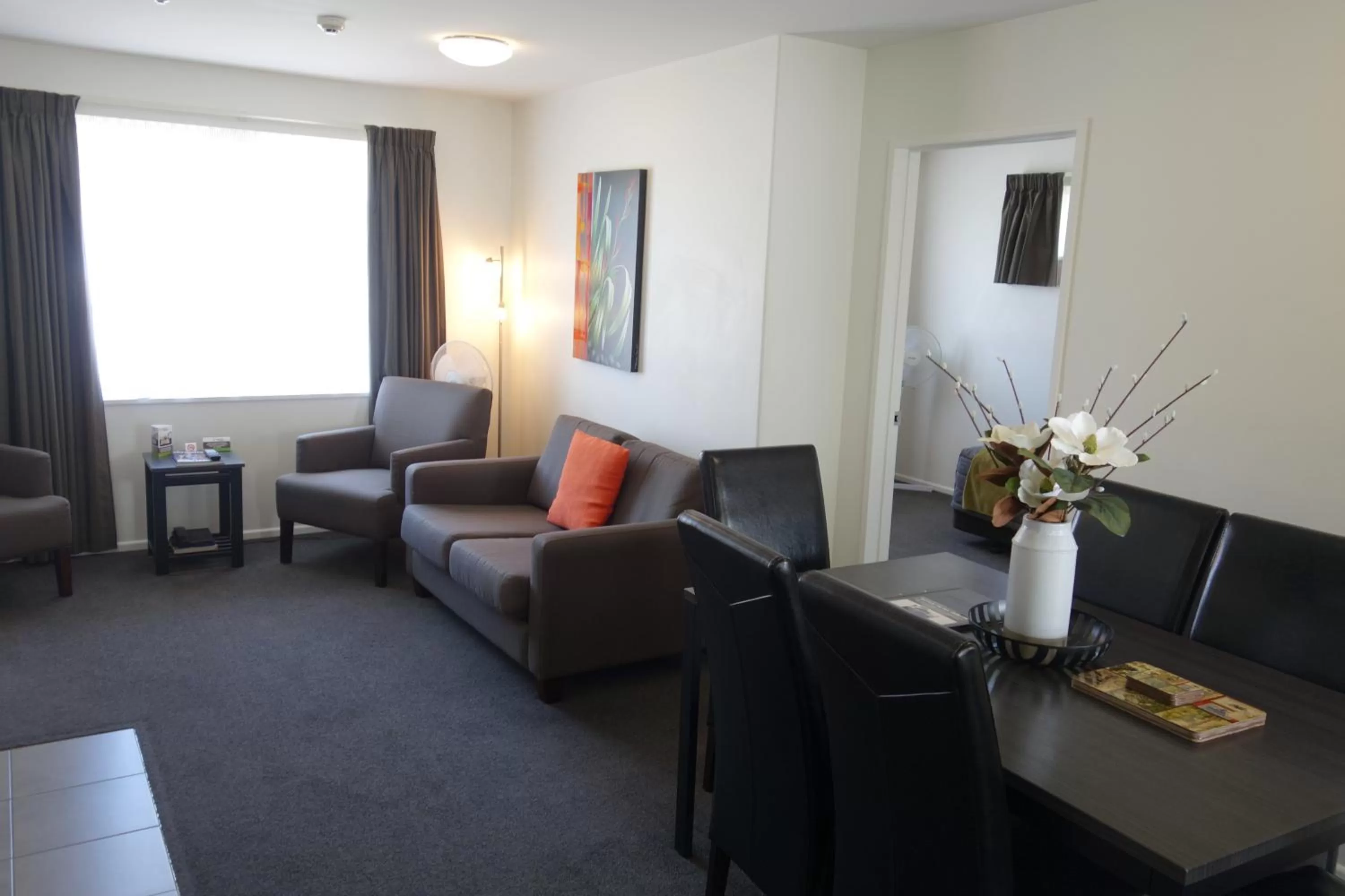 Living room in Airport Palms Motel