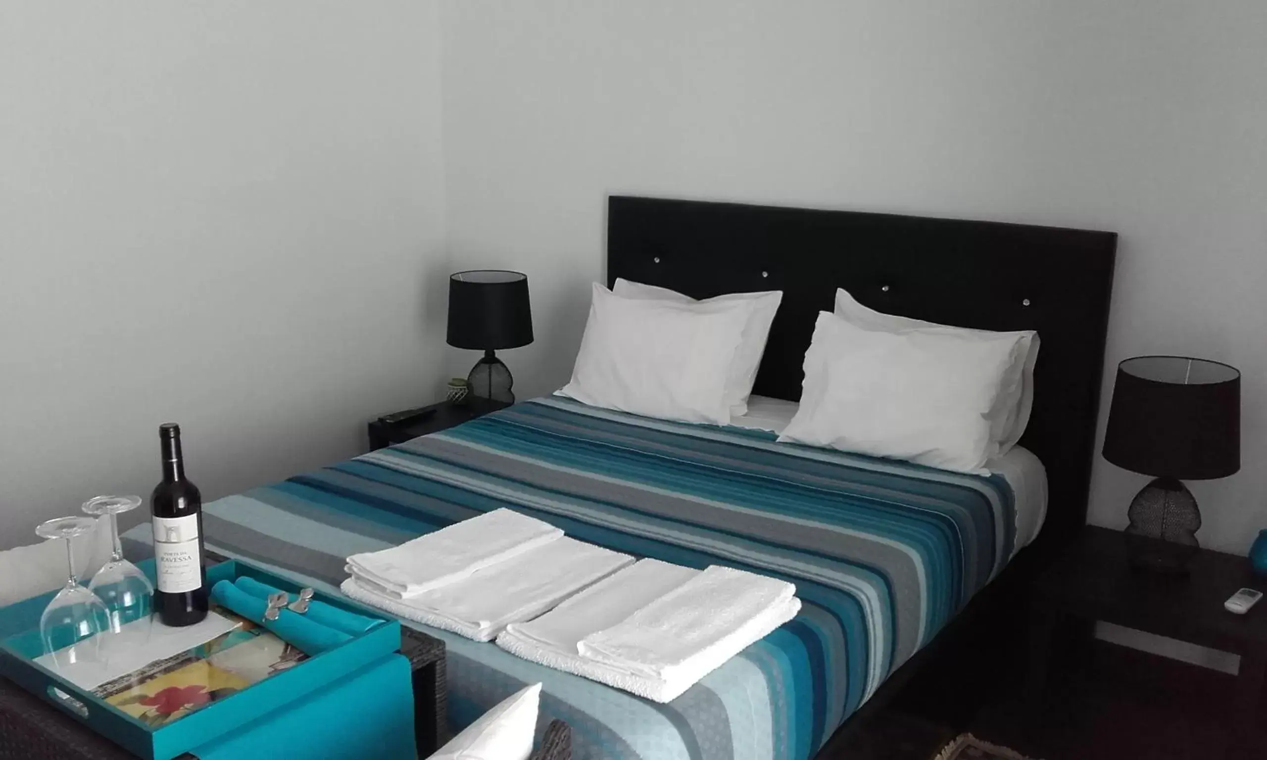 Bed in Tavira independent suite with Pool at Casa Reflexos