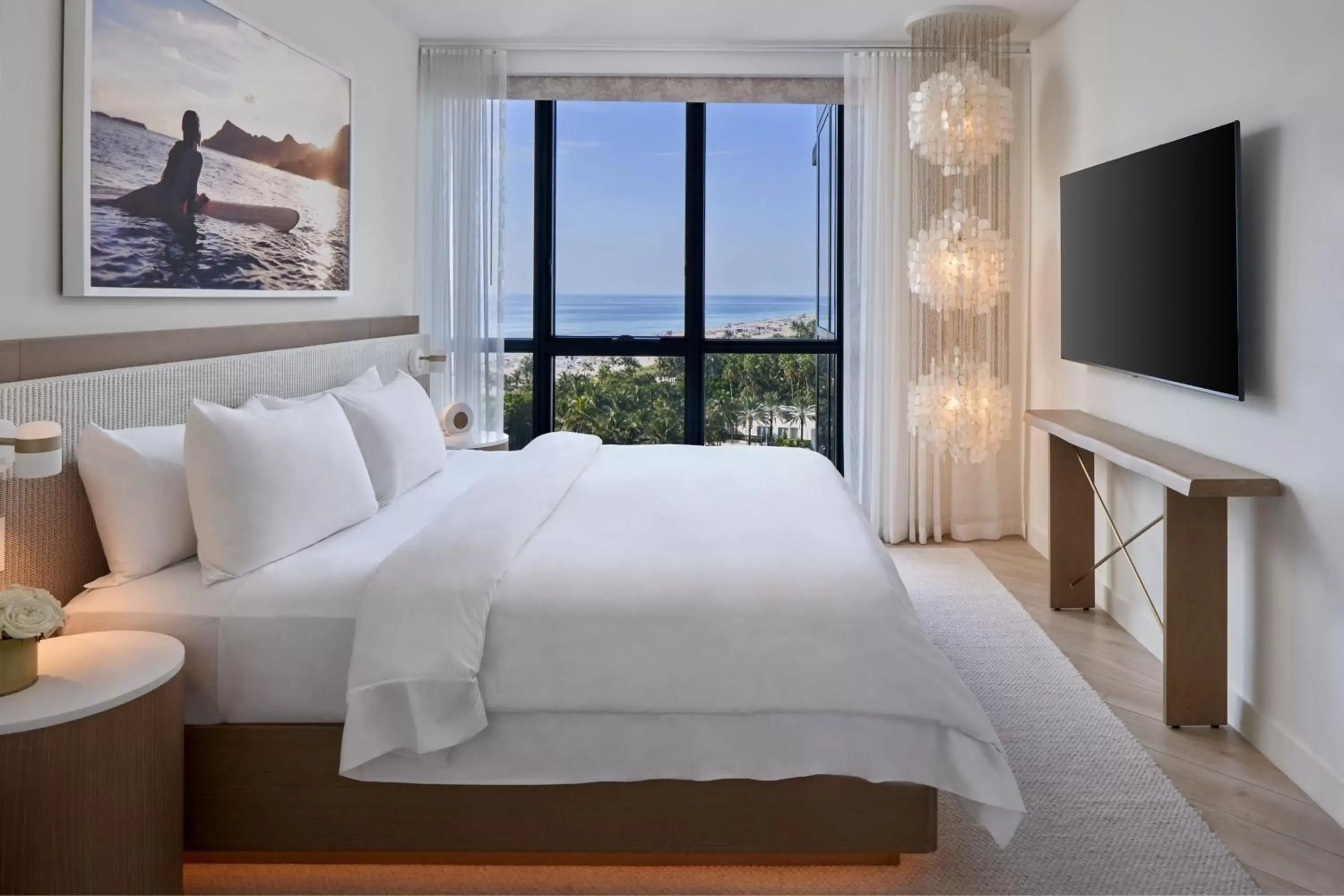 Fantastic One-Bedroom Suite, Ocean view, Balcony in W South Beach