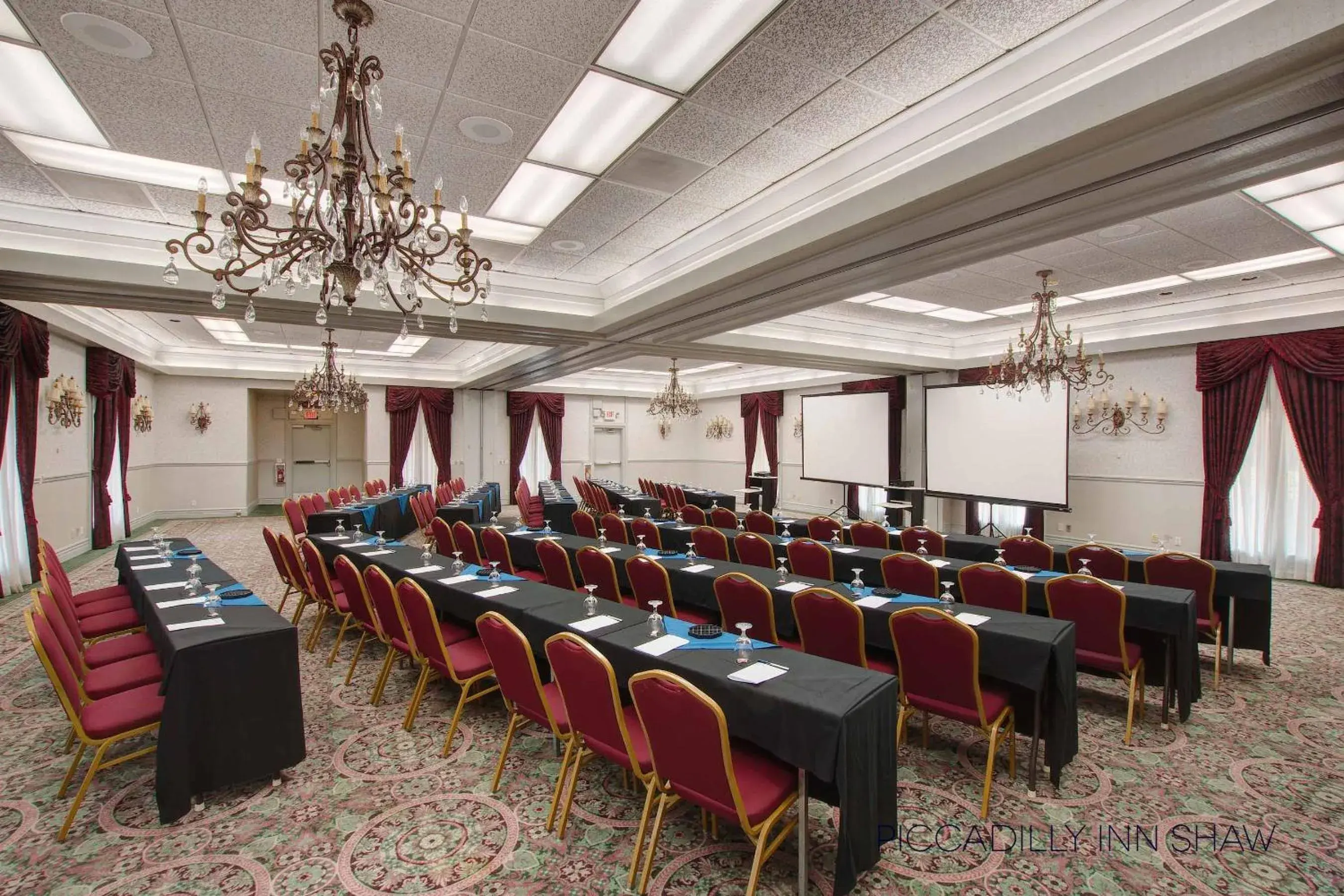 Banquet/Function facilities, Business Area/Conference Room in Piccadilly Inn Shaw