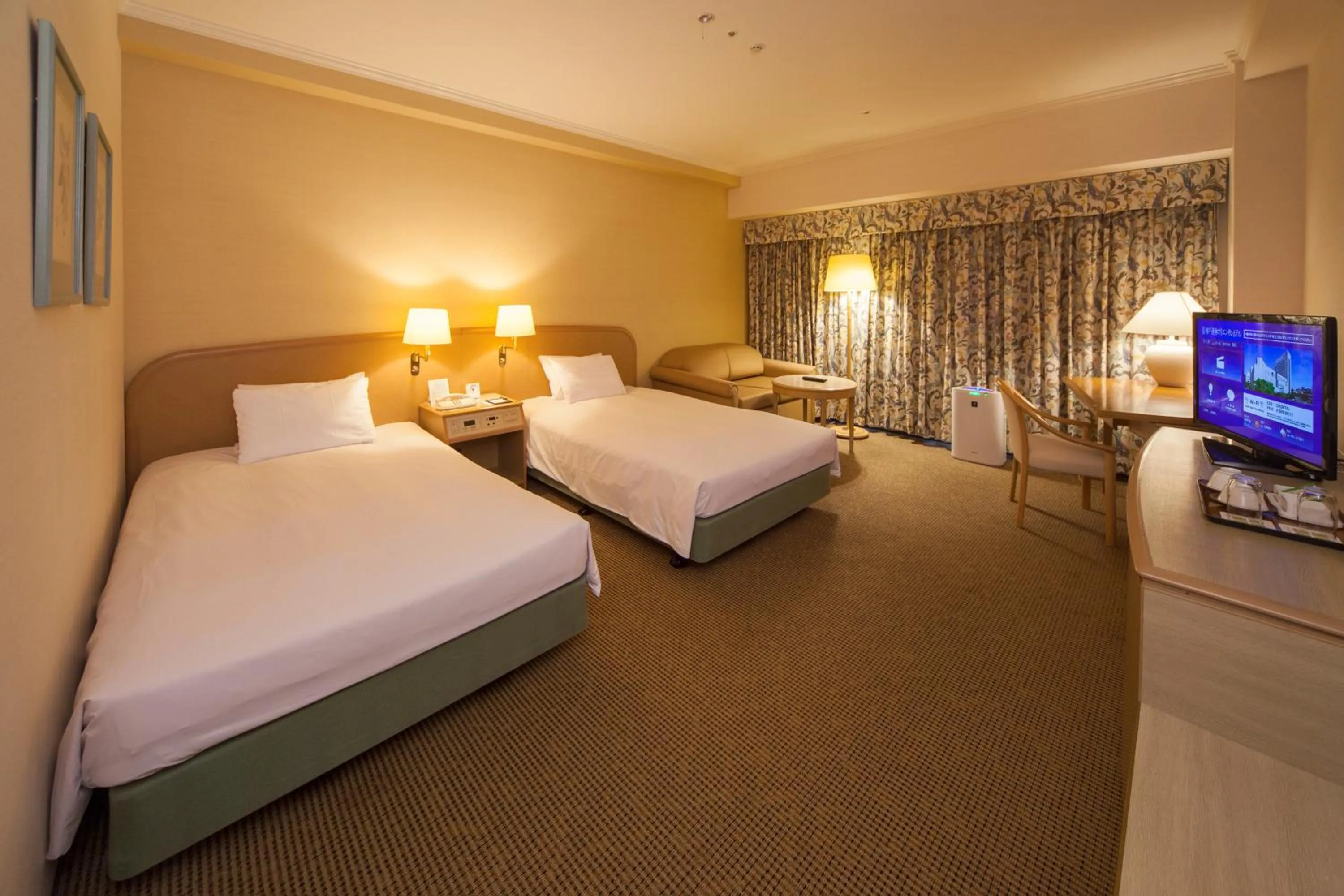 Standard Twin Room - Non-Smoking in Kobe Seishin Oriental Hotel