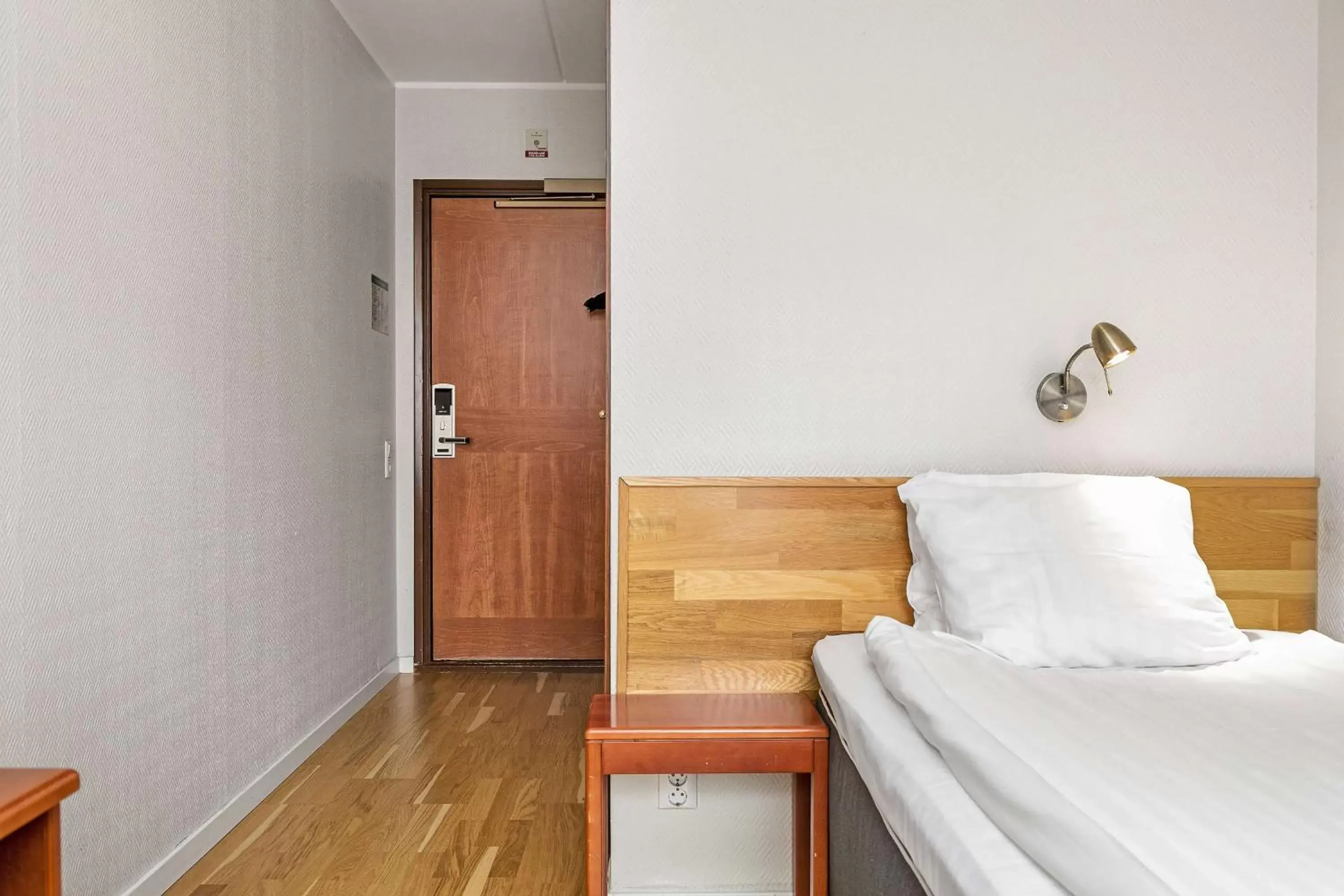 Bedroom, Bed in Best Western Ta Inn Hotel Bedroom, Bed in Best Western Ta Inn Hotel