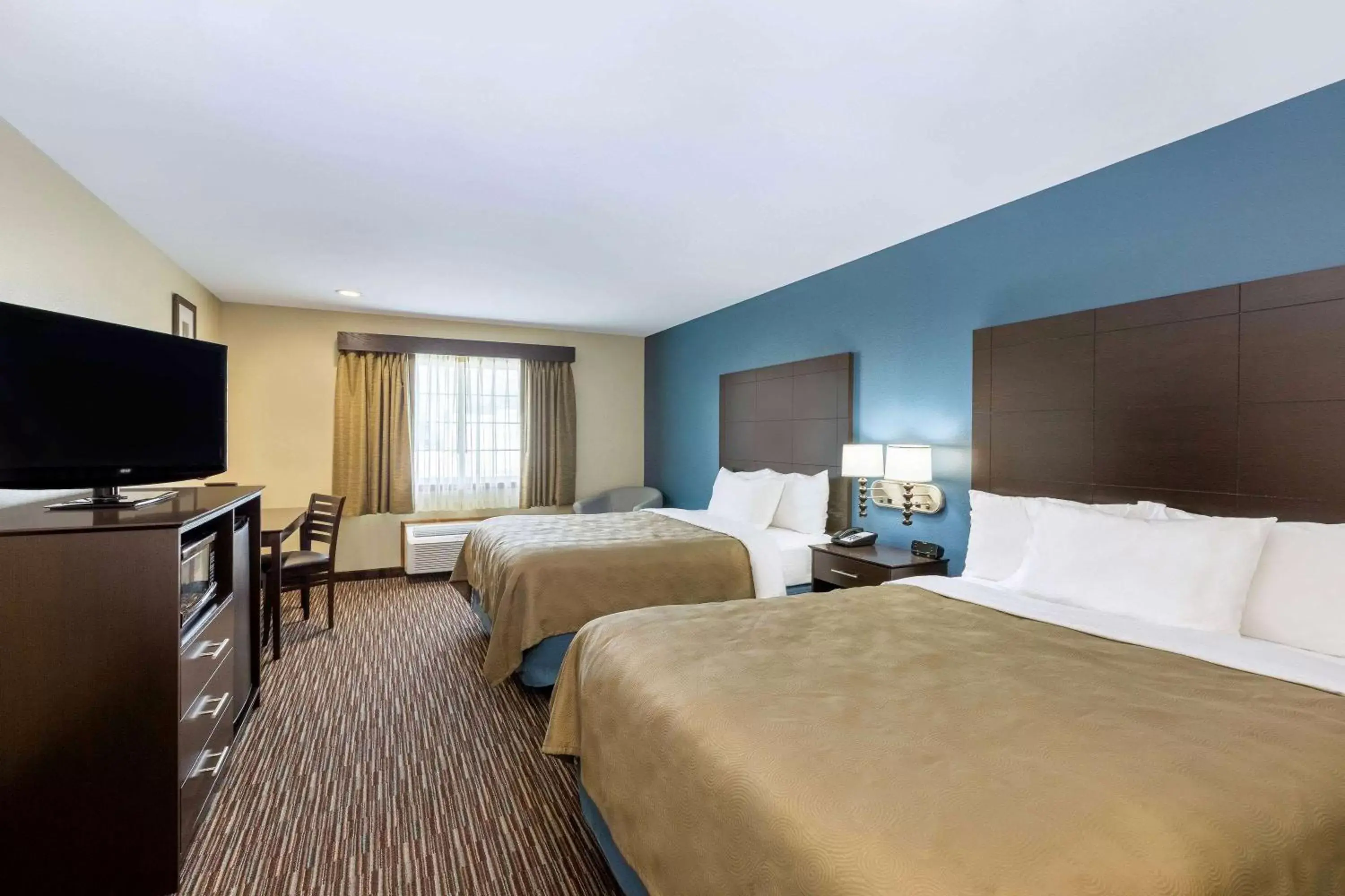 Photo of the whole room, Bed in AmericInn by Wyndham Jefferson