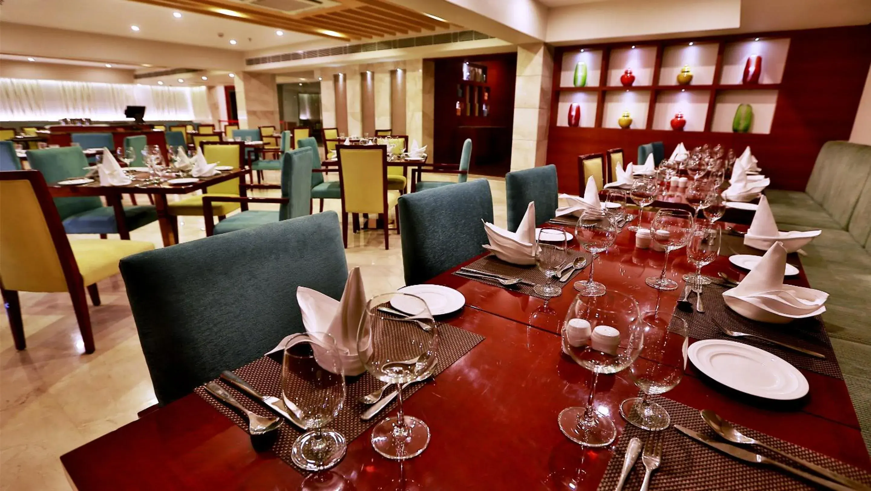 Continental breakfast, Restaurant/Places to Eat in Golden Tulip Vasundhara Hotel and Suites