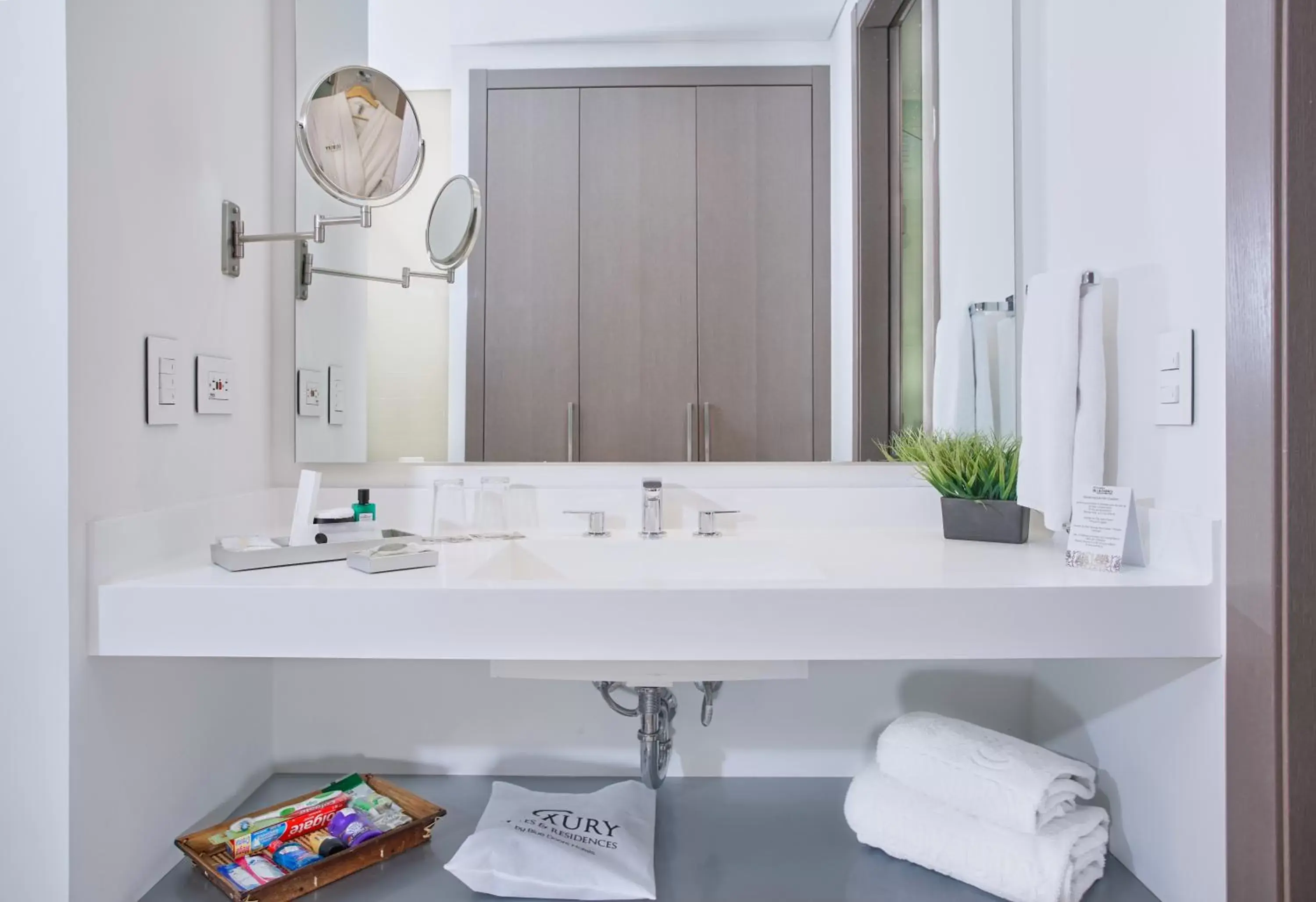 Bathroom in Hotel 100 Luxury Suites by Preferred