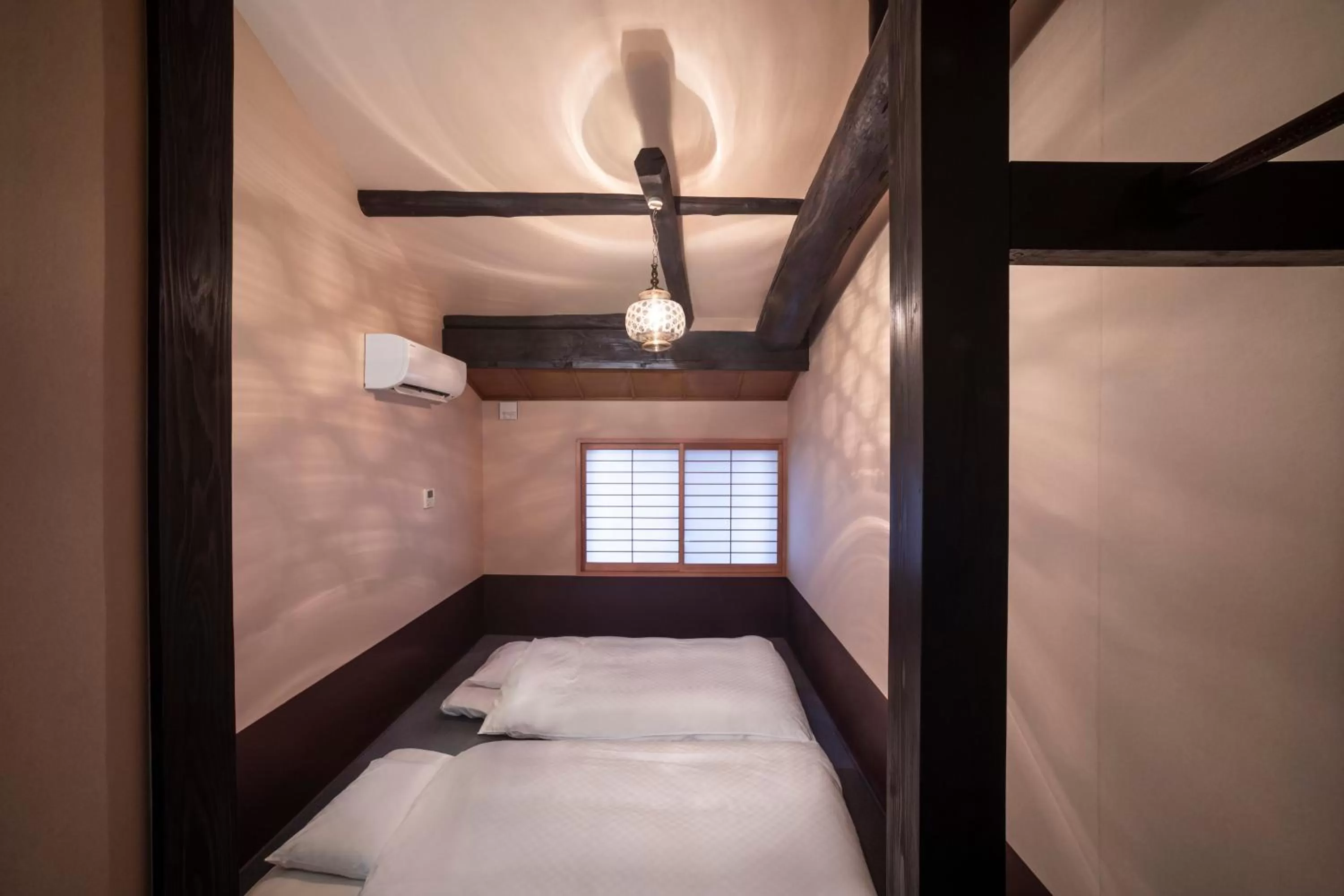 Photo of the whole room, Bed in Rinn Machiya Kuon