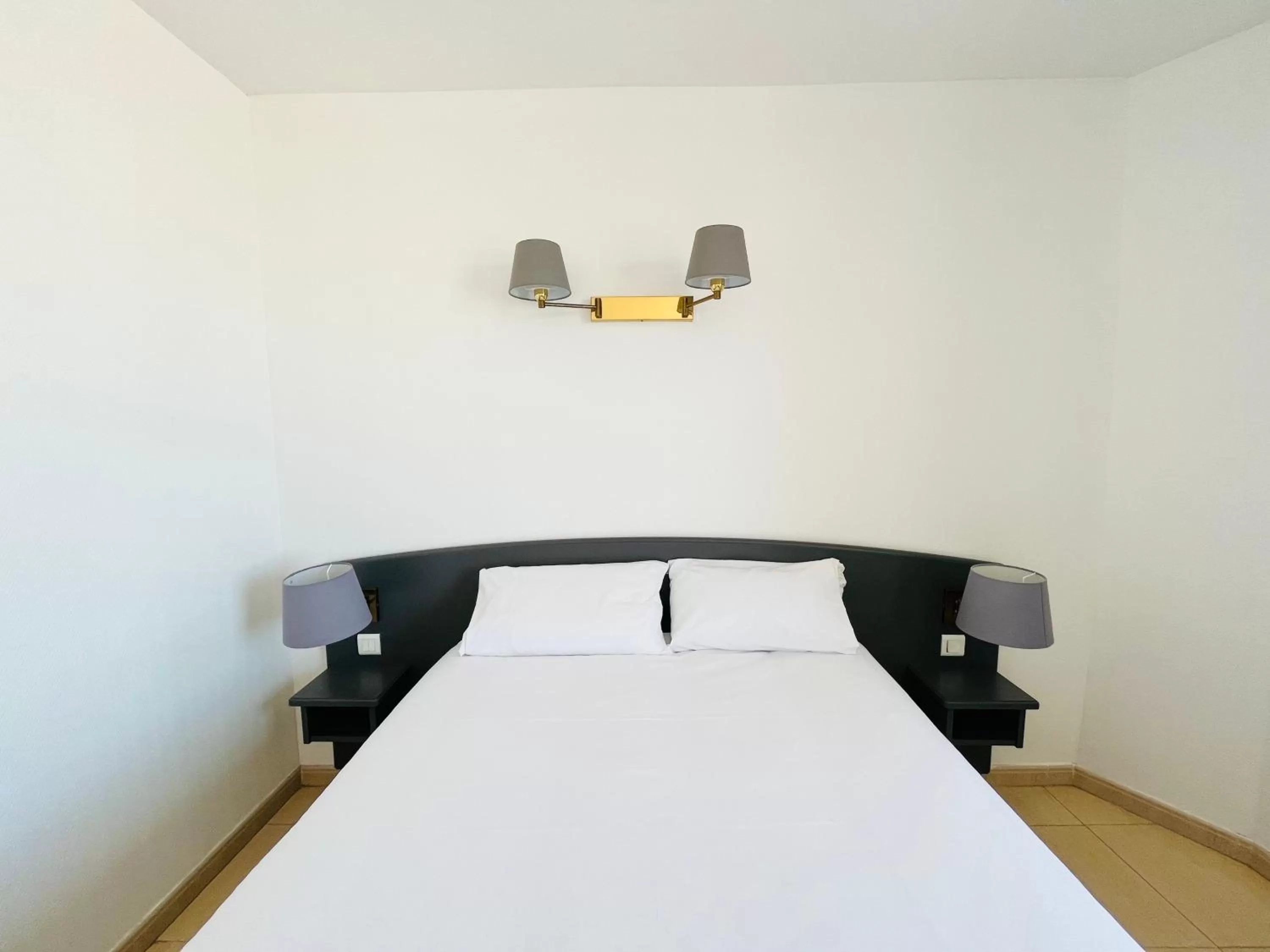 Bedroom, Bed in Les Alizes