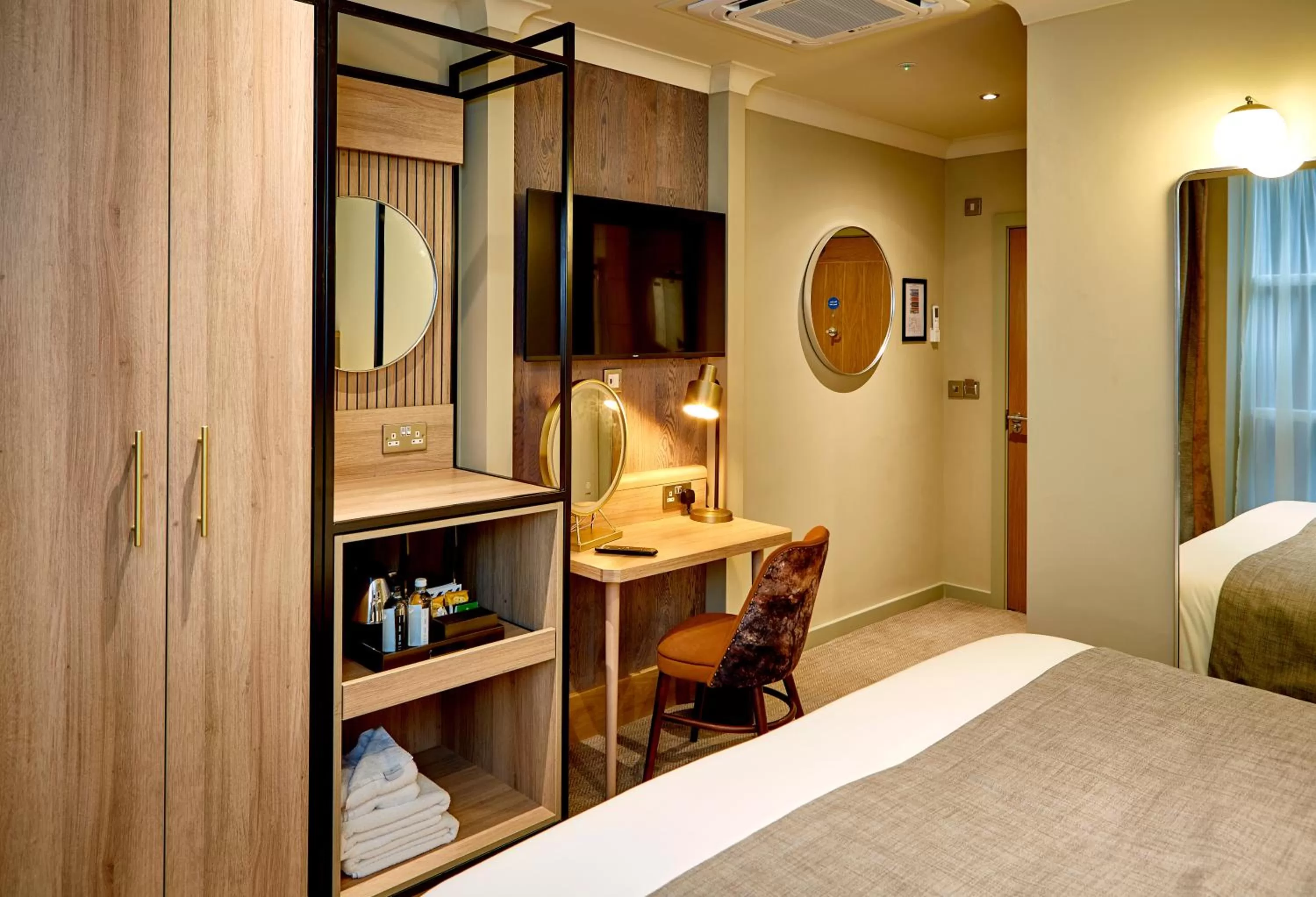 Bedroom, Bed in The Belmore