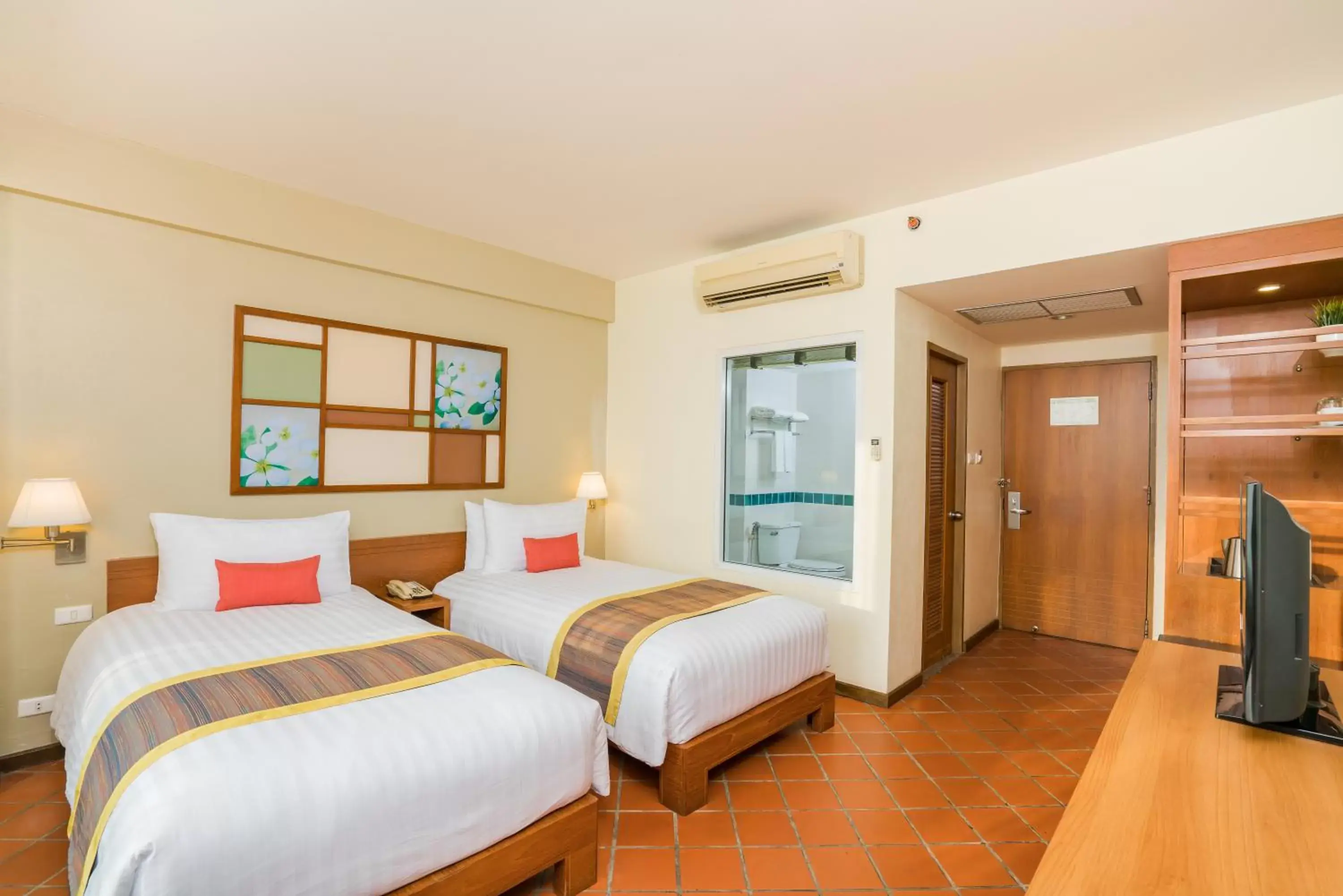 Bed in Cosy Beach Hotel - SHA Extra Plus Bed in Cosy Beach Hotel - SHA Extra Plus