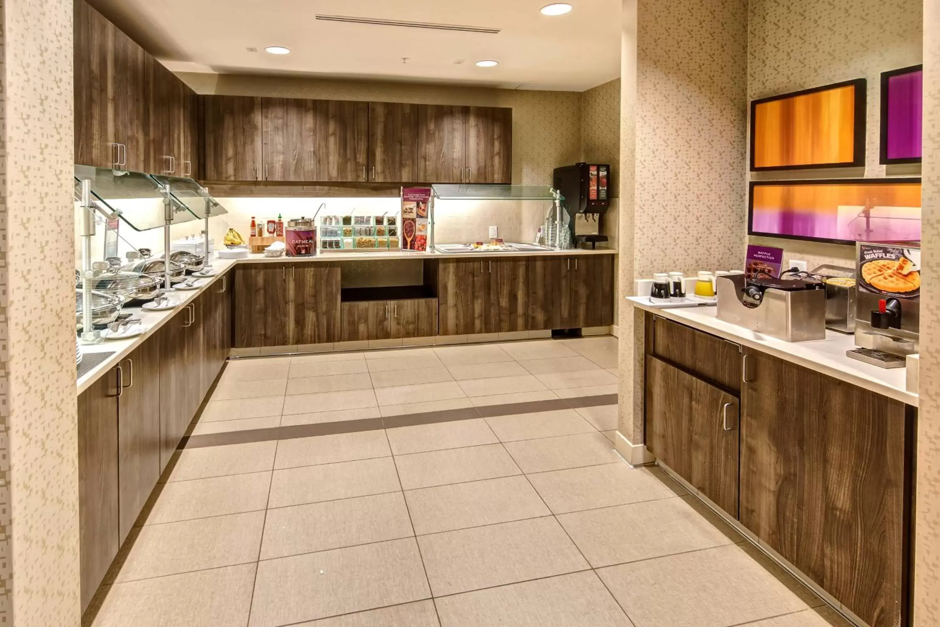 Breakfast, Kitchen/Kitchenette in Residence Inn by Marriott Blacksburg-University