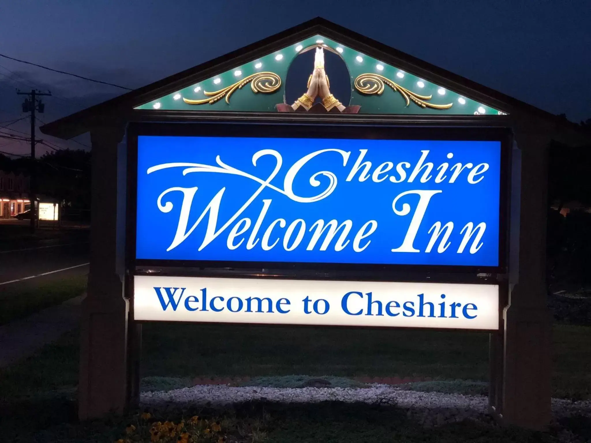 Logo/Certificate/Sign in Cheshire Welcome Inn