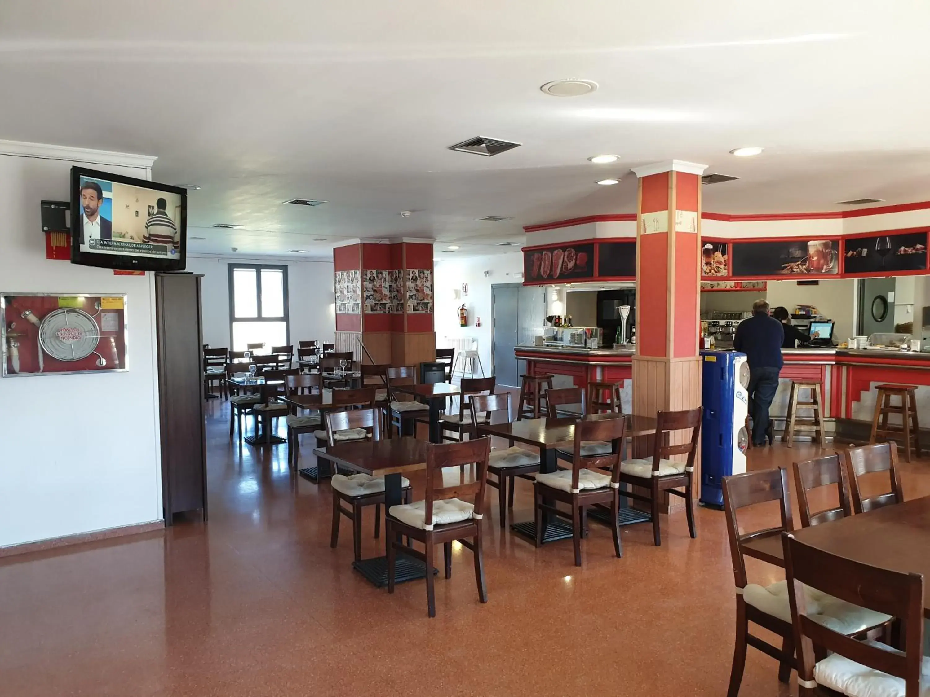 Restaurant/Places to Eat in Sabiñanigo Camp & Hotel