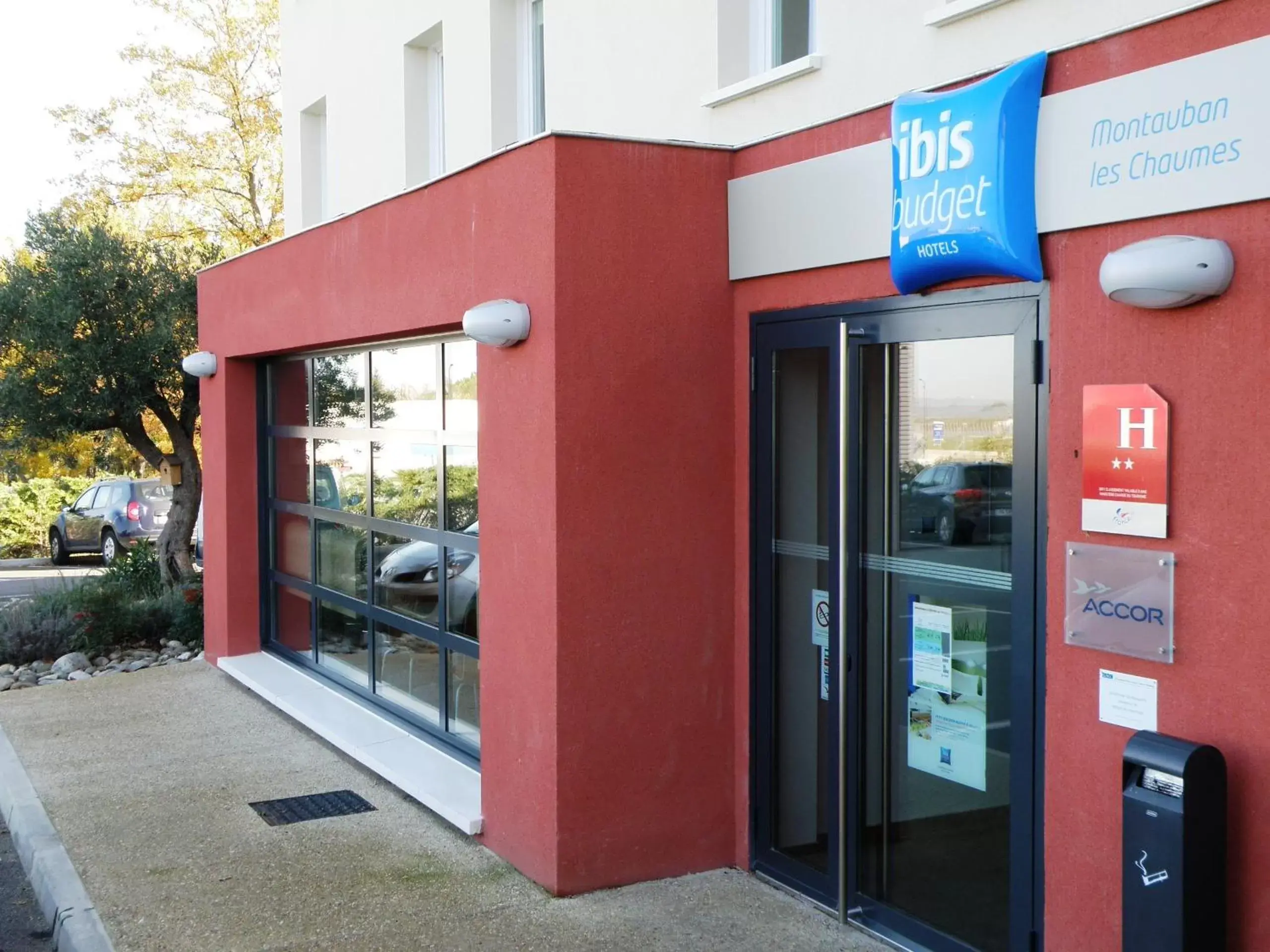 Facade/entrance in ibis budget Montauban Les Chaumes