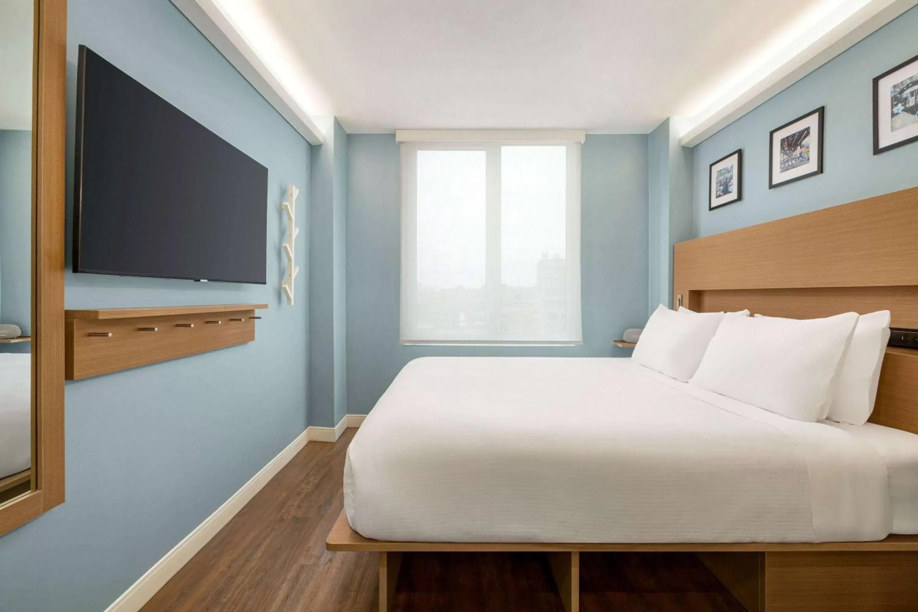 Bed in Wingate by Wyndham Bronx Haven Park Bed in Wingate by Wyndham Bronx Haven Park