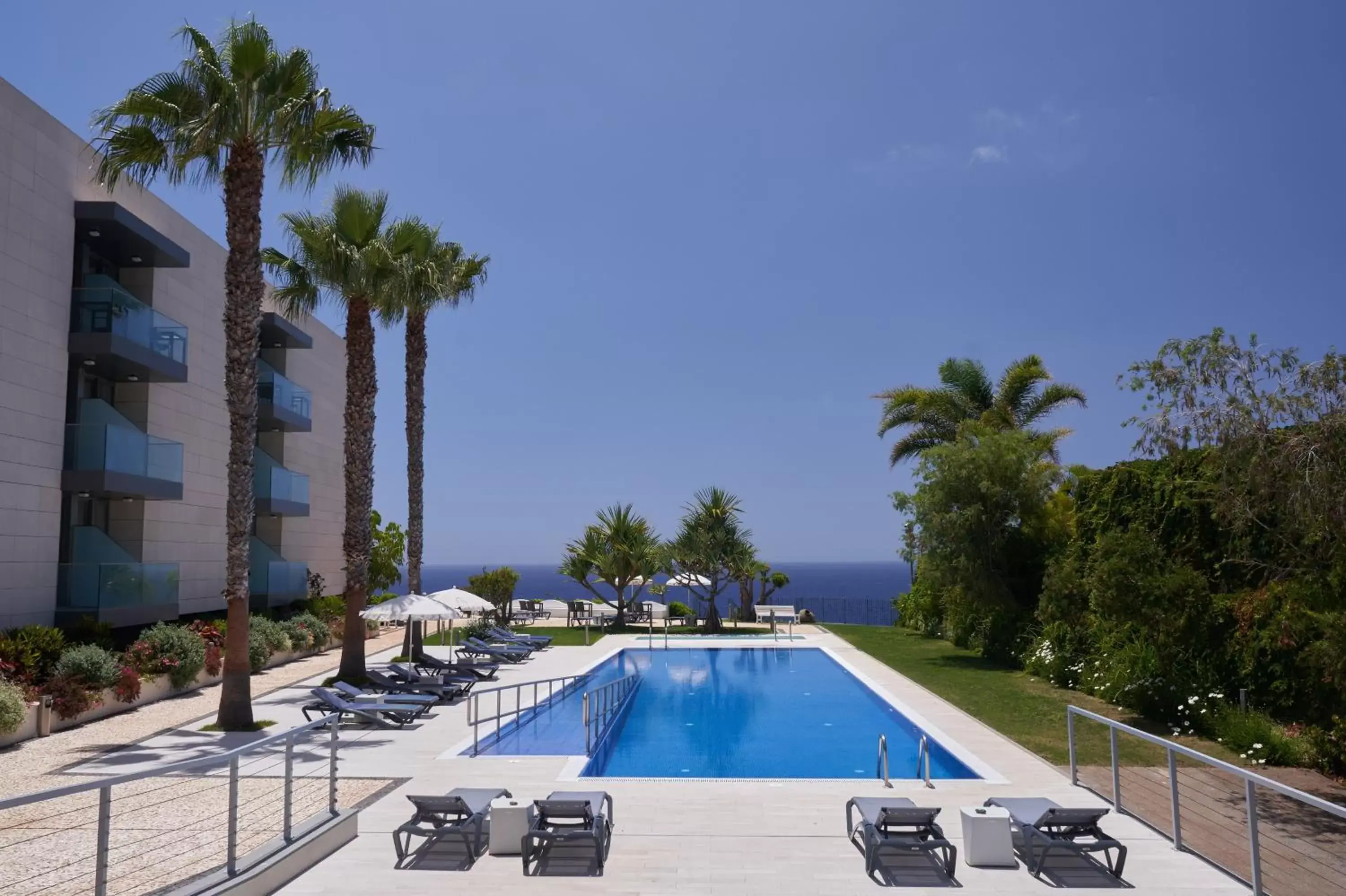 Swimming Pool in Golden Residence Hotel