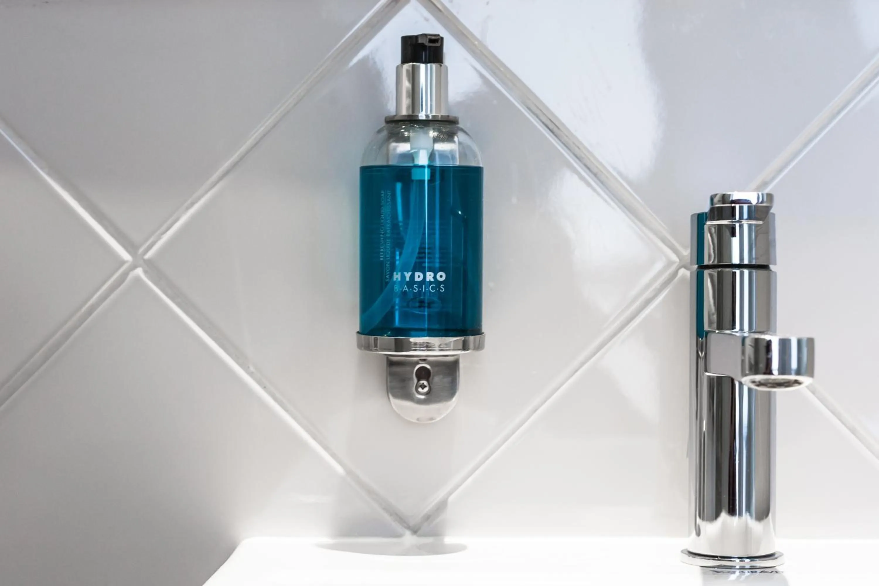 Bathroom in Hôtel Jardin Le Bréa