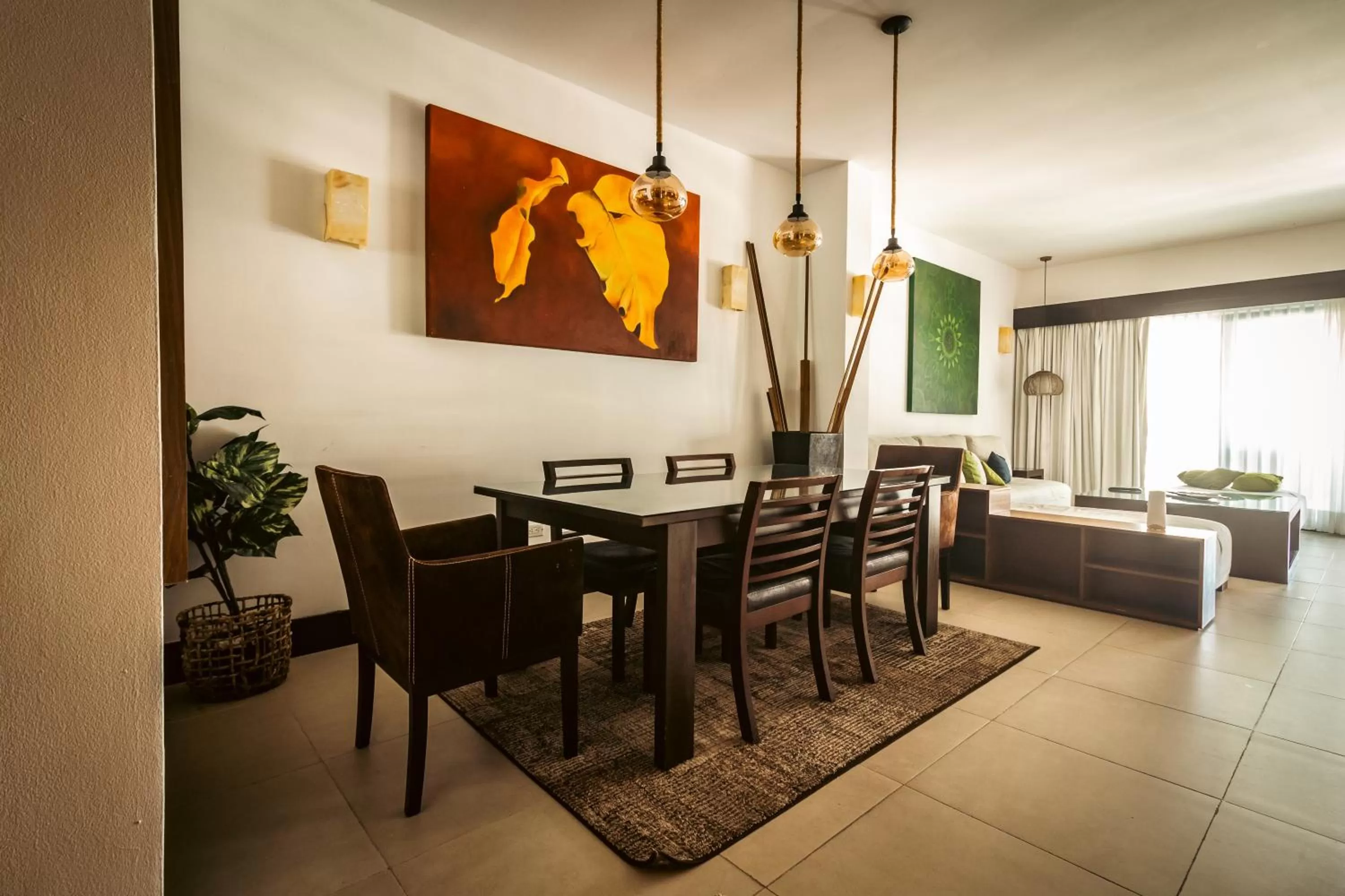 Dining Area in Aldea Thai