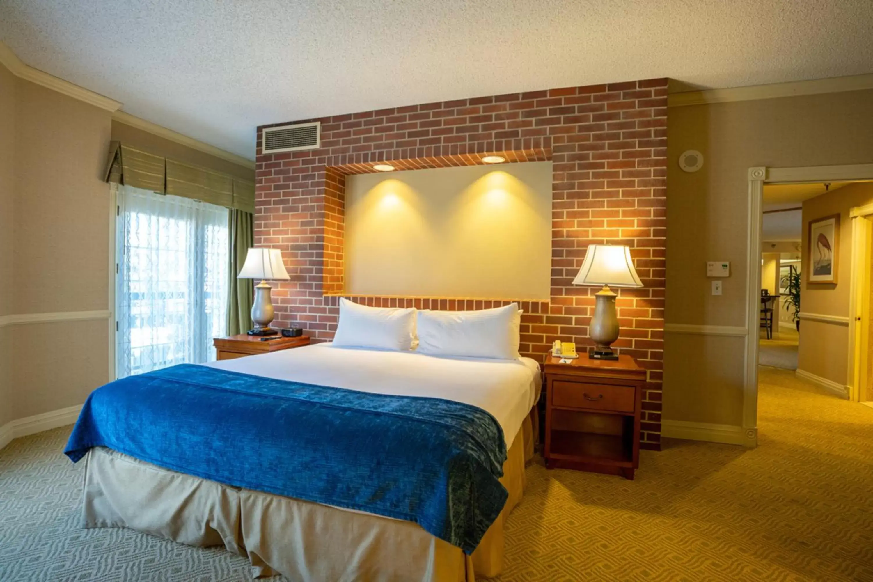 Bedroom, Bed in Lake Tahoe Resort Hotel