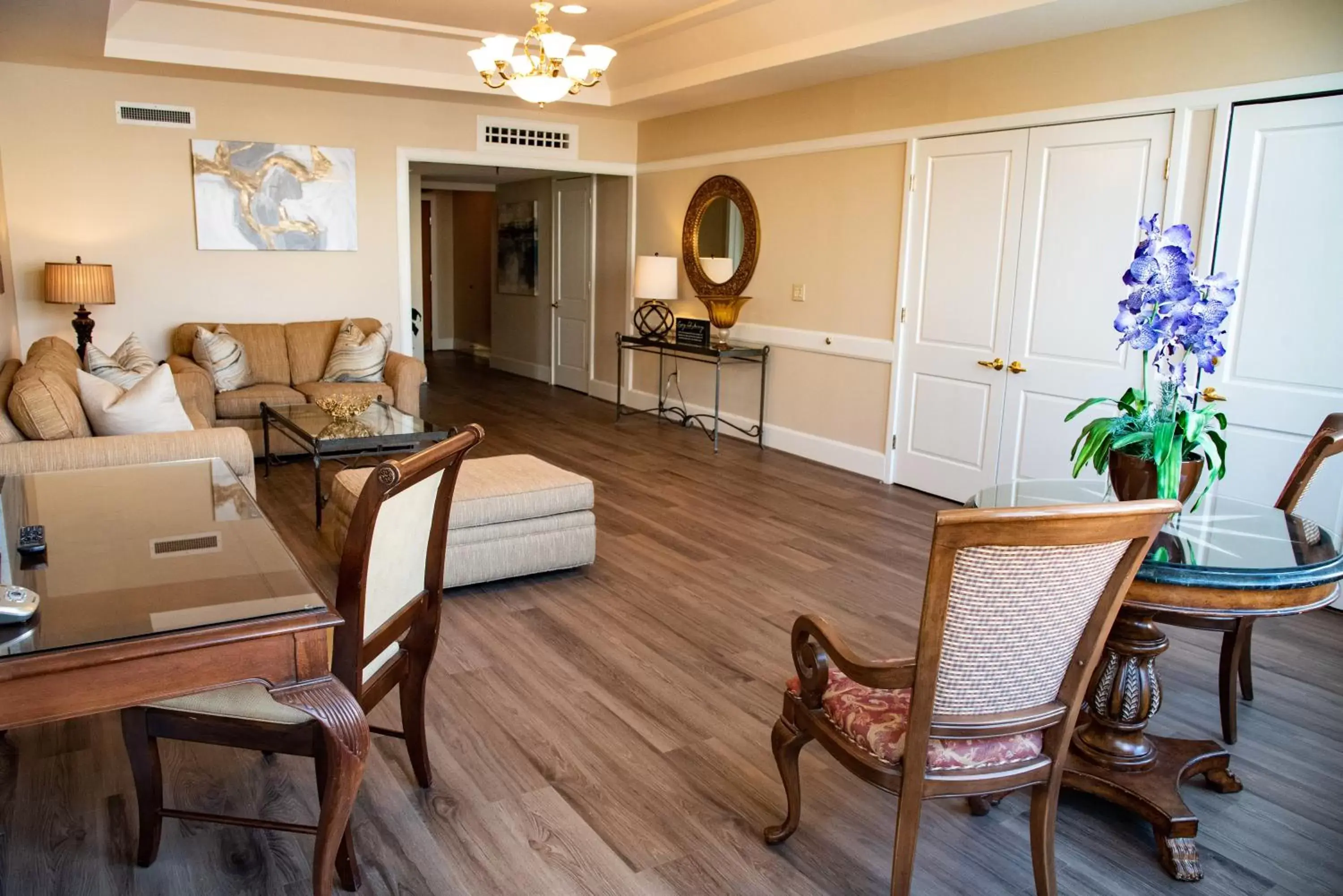 Living room in Haywood Park Hotel, Ascend Hotel Collection