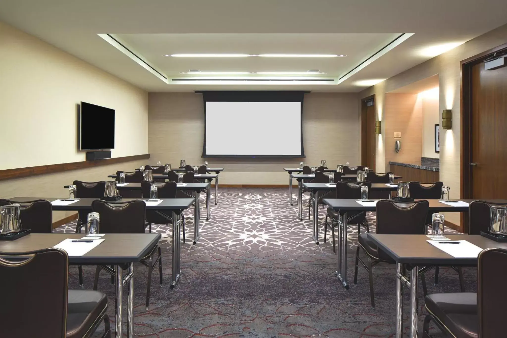 Meeting/conference room in Loews Chicago Hotel