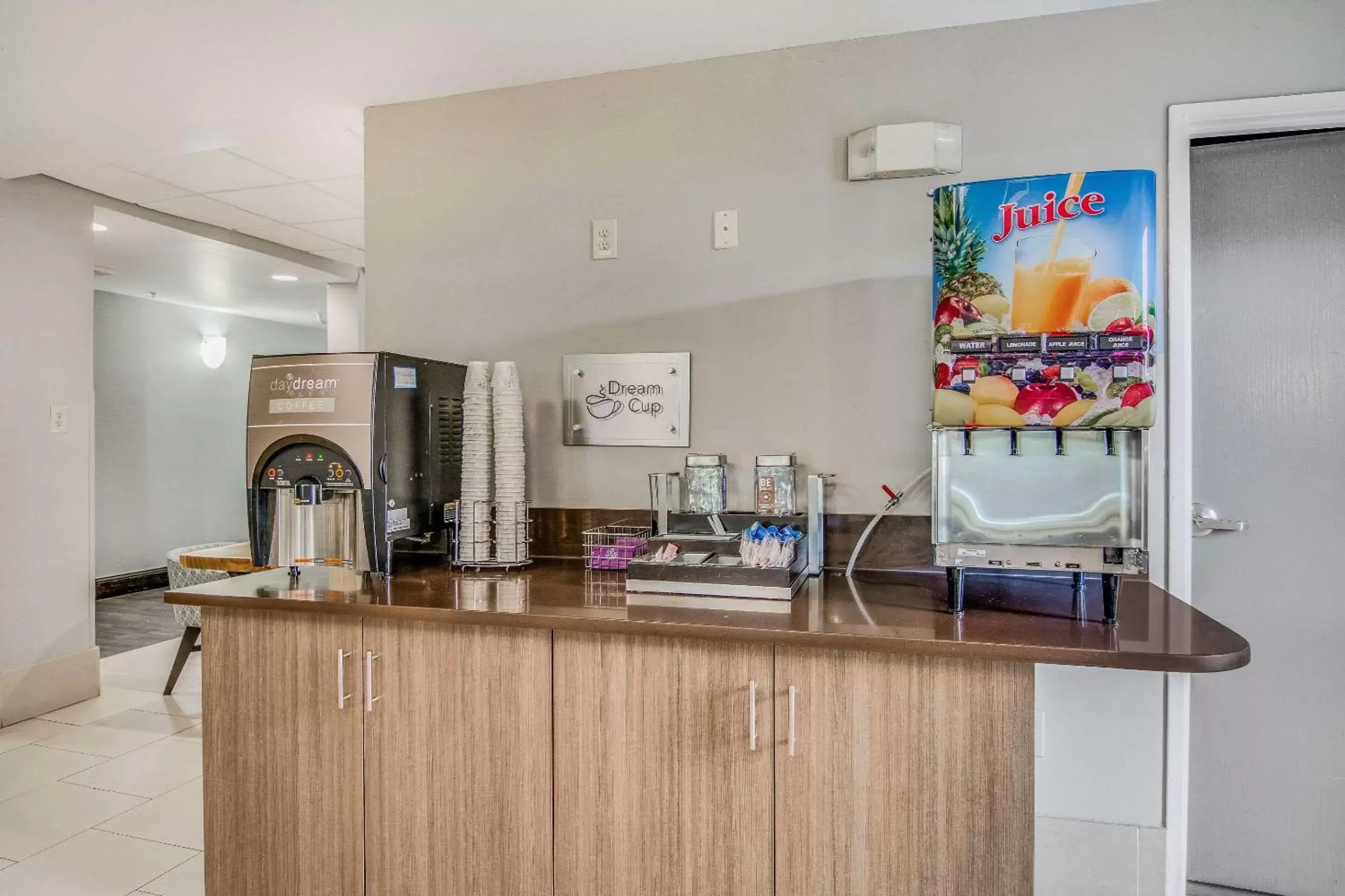 Restaurant/places to eat in Clarion Pointe Wake Forest - Raleigh North Restaurant/places to eat in Clarion Pointe Wake Forest - Raleigh North