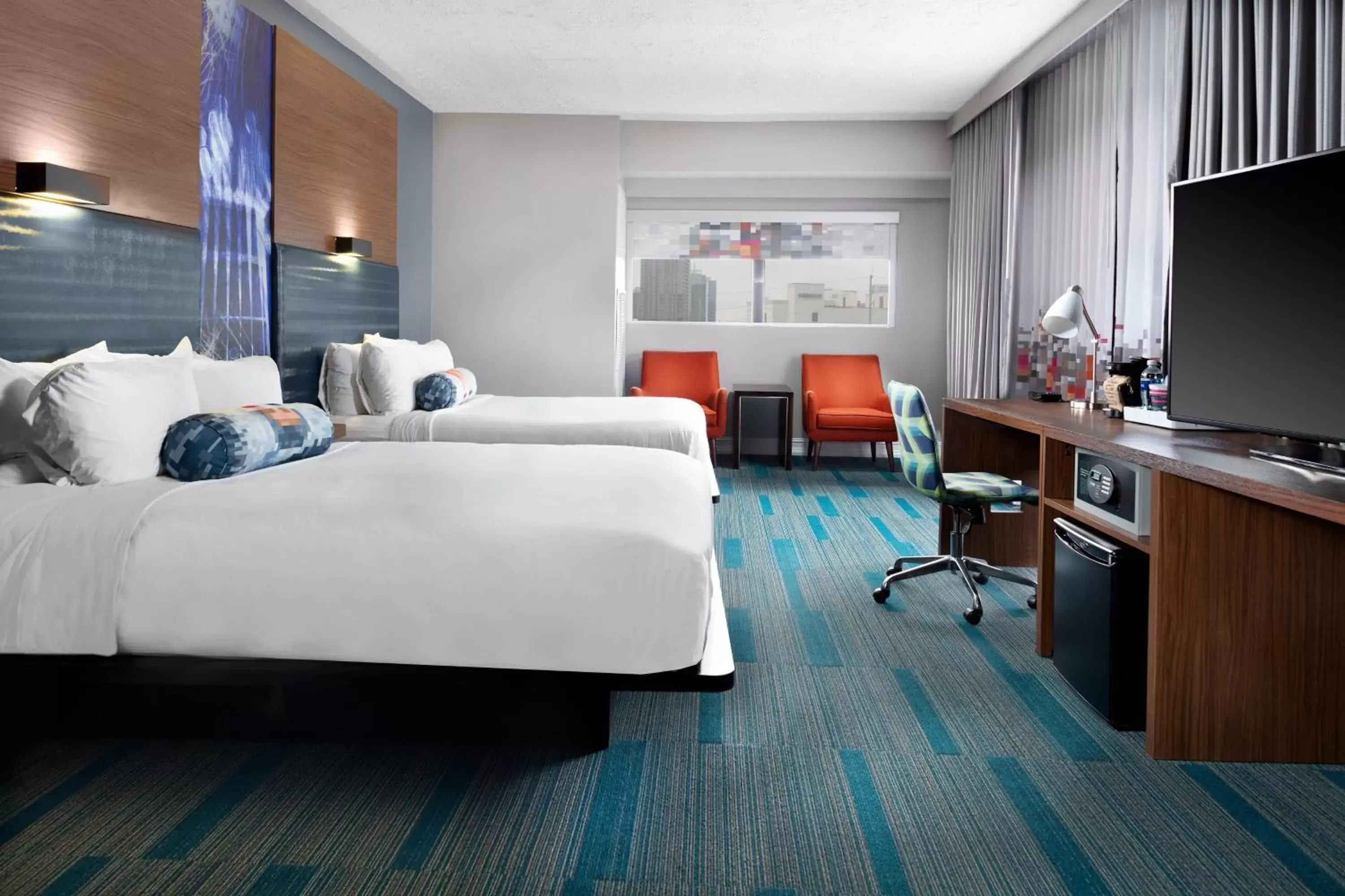 Photo of the whole room, Bed in Aloft Nashville West End