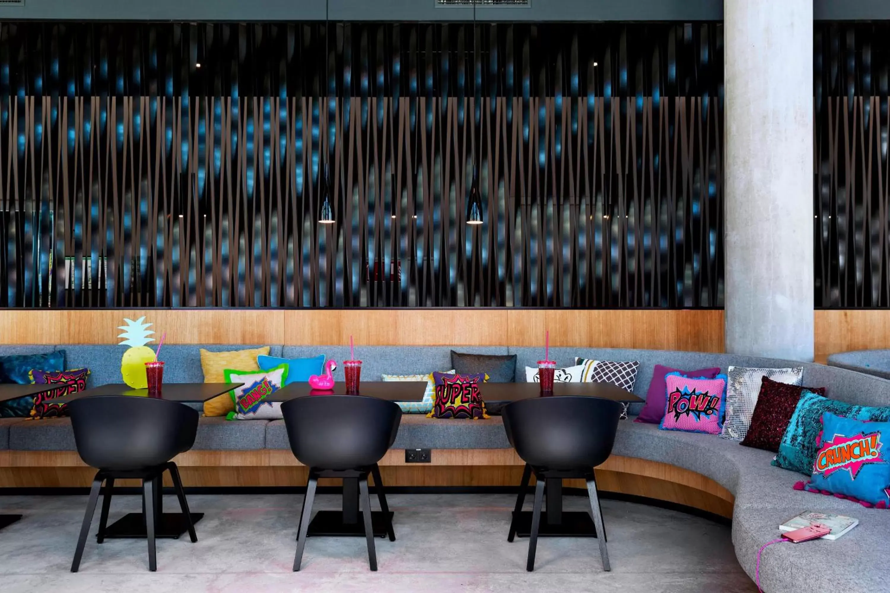 Lobby or reception in MOXY Vienna Airport