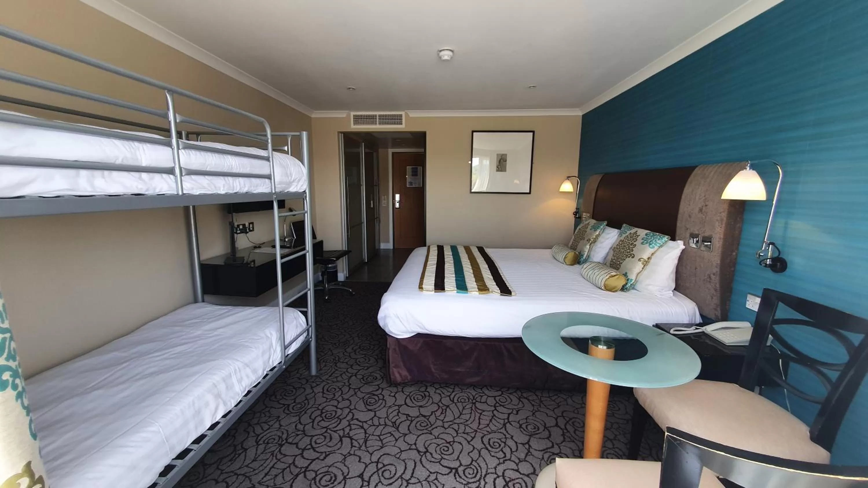 bunk bed, Bed in The Plough Inn