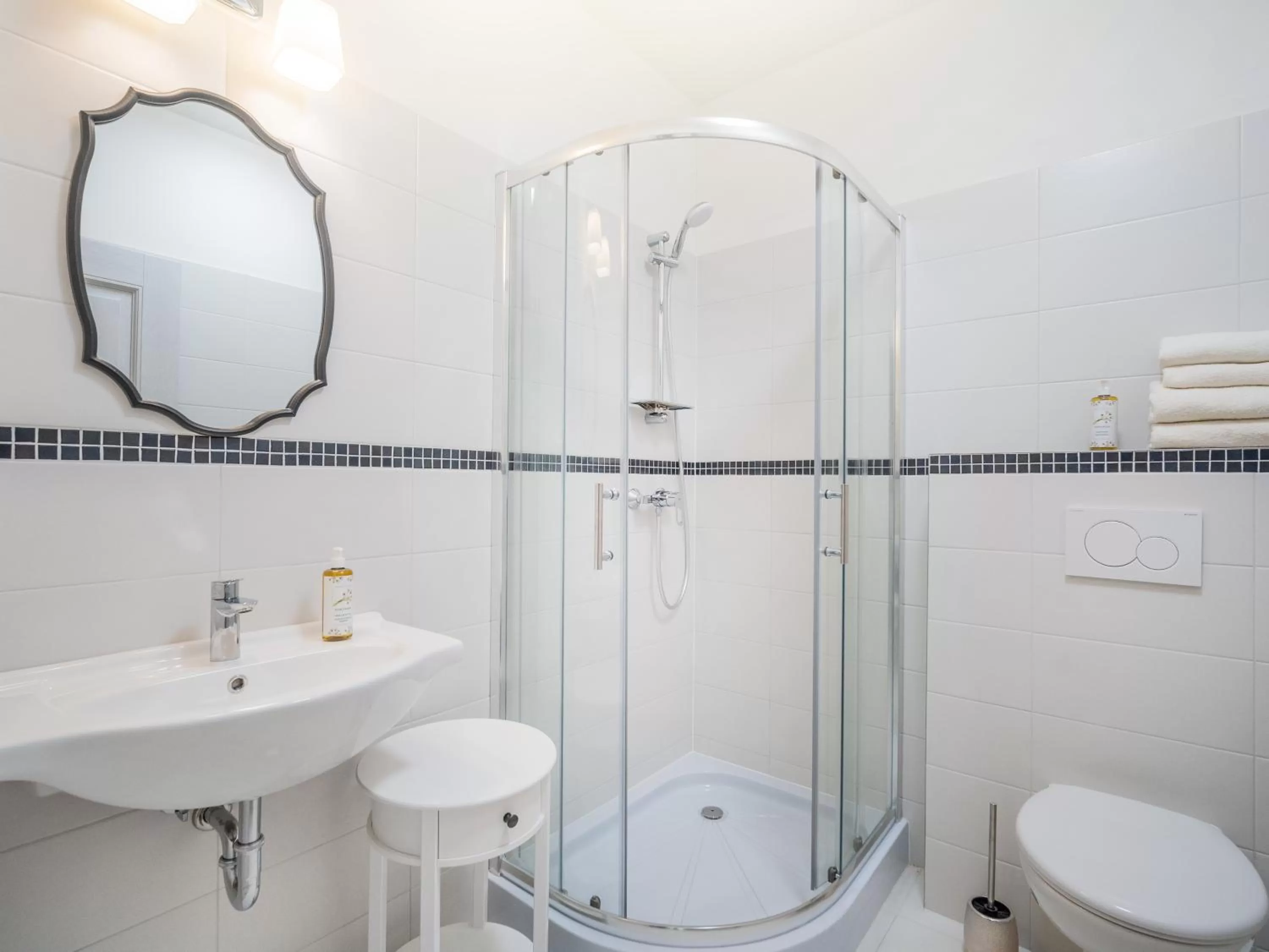 Shower in Arkady Hof Hotel