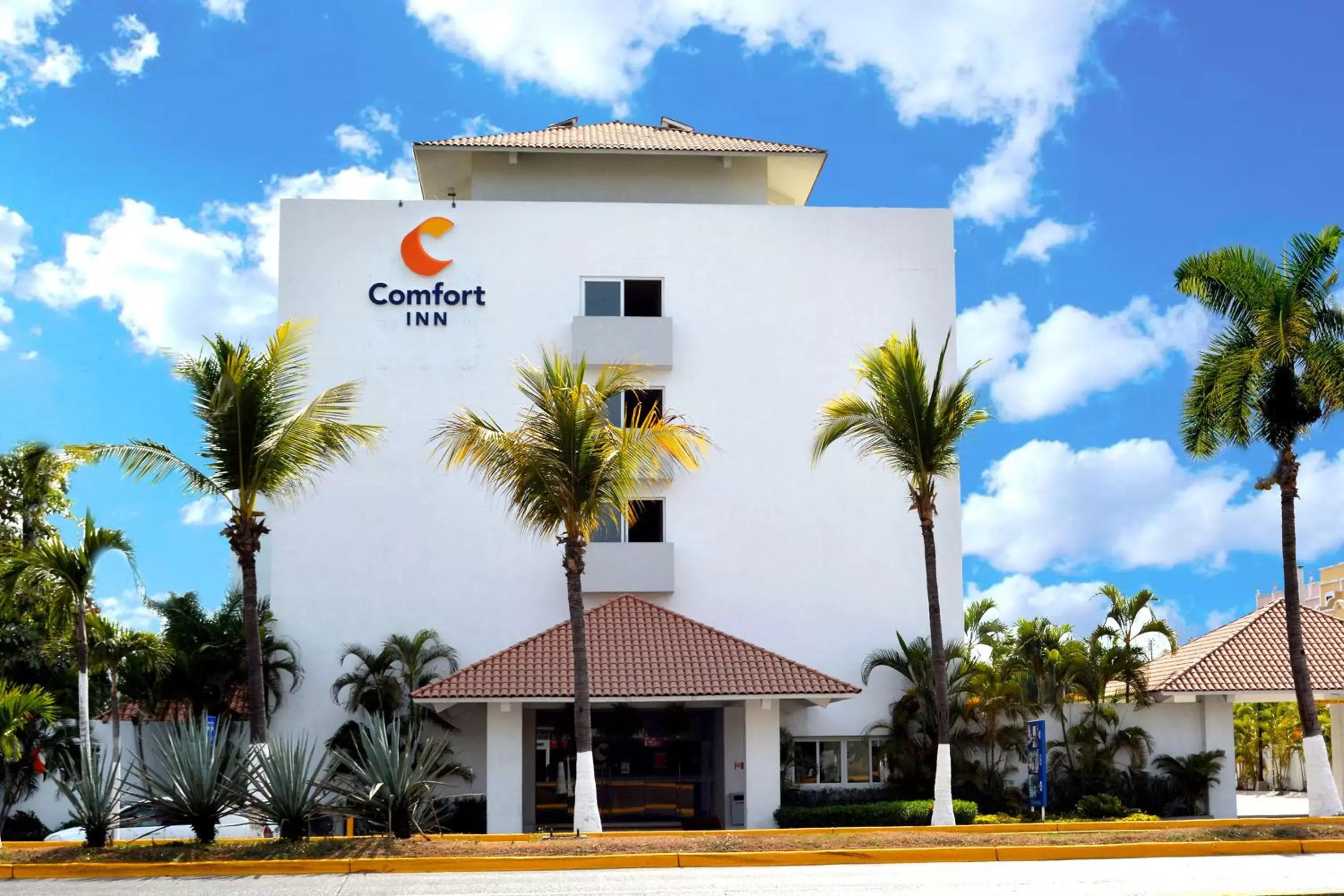 Property Building in Comfort Inn Puerto Vallarta