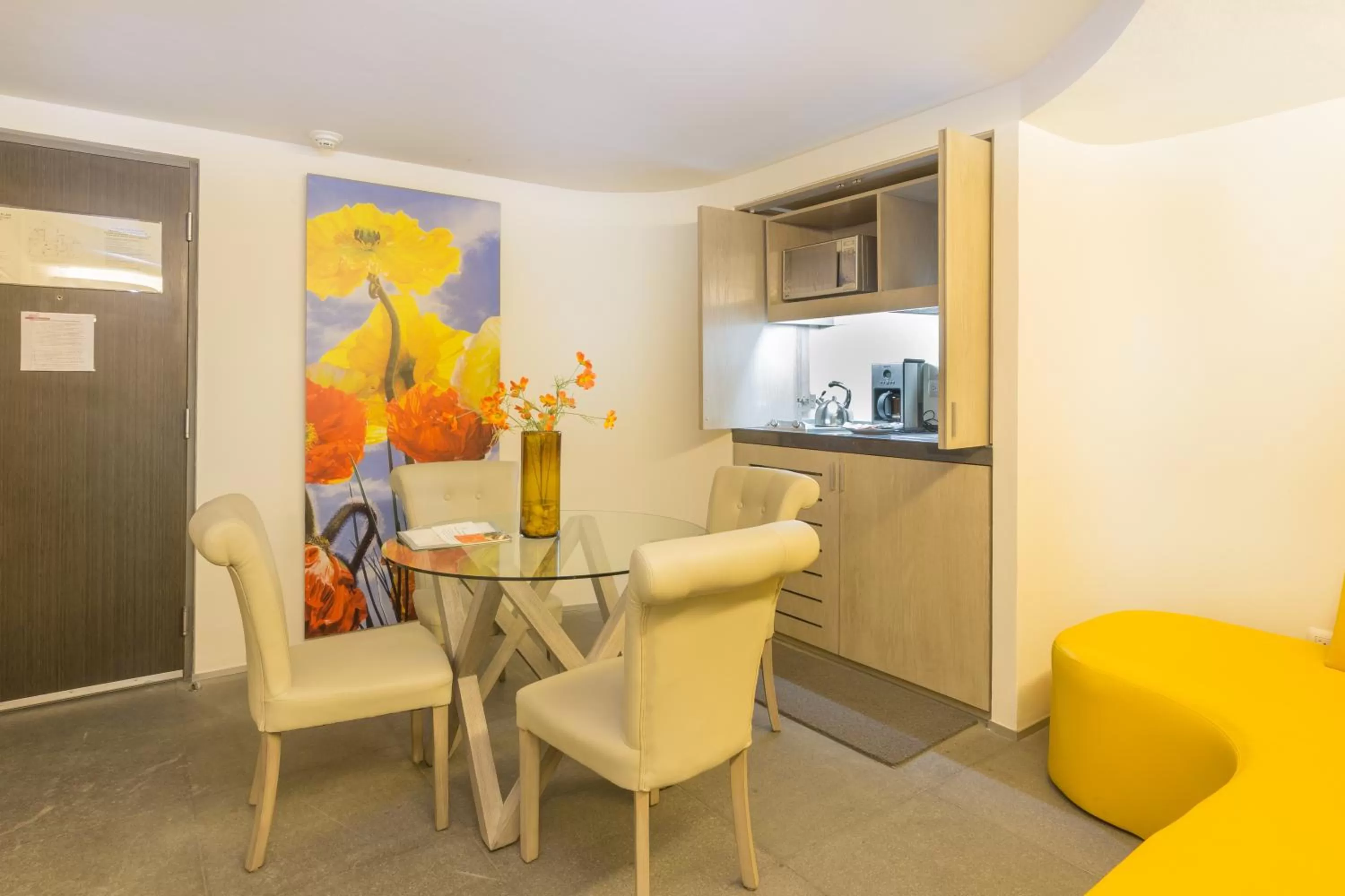 Living room in Suites Contempo