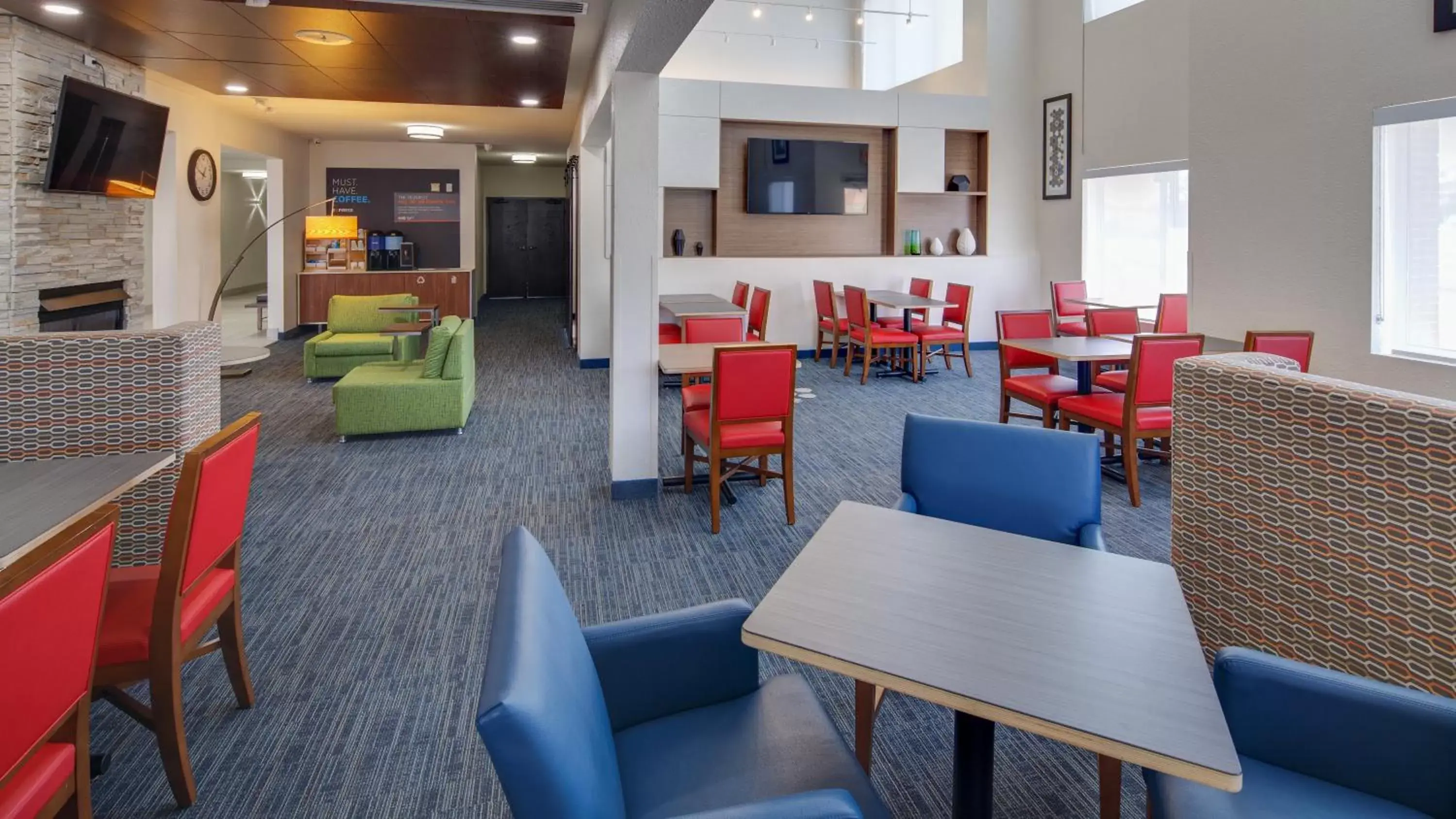 Breakfast, Restaurant/Places to Eat in Holiday Inn Express Hotel & Suites Detroit - Farmington Hills, an IHG Hotel