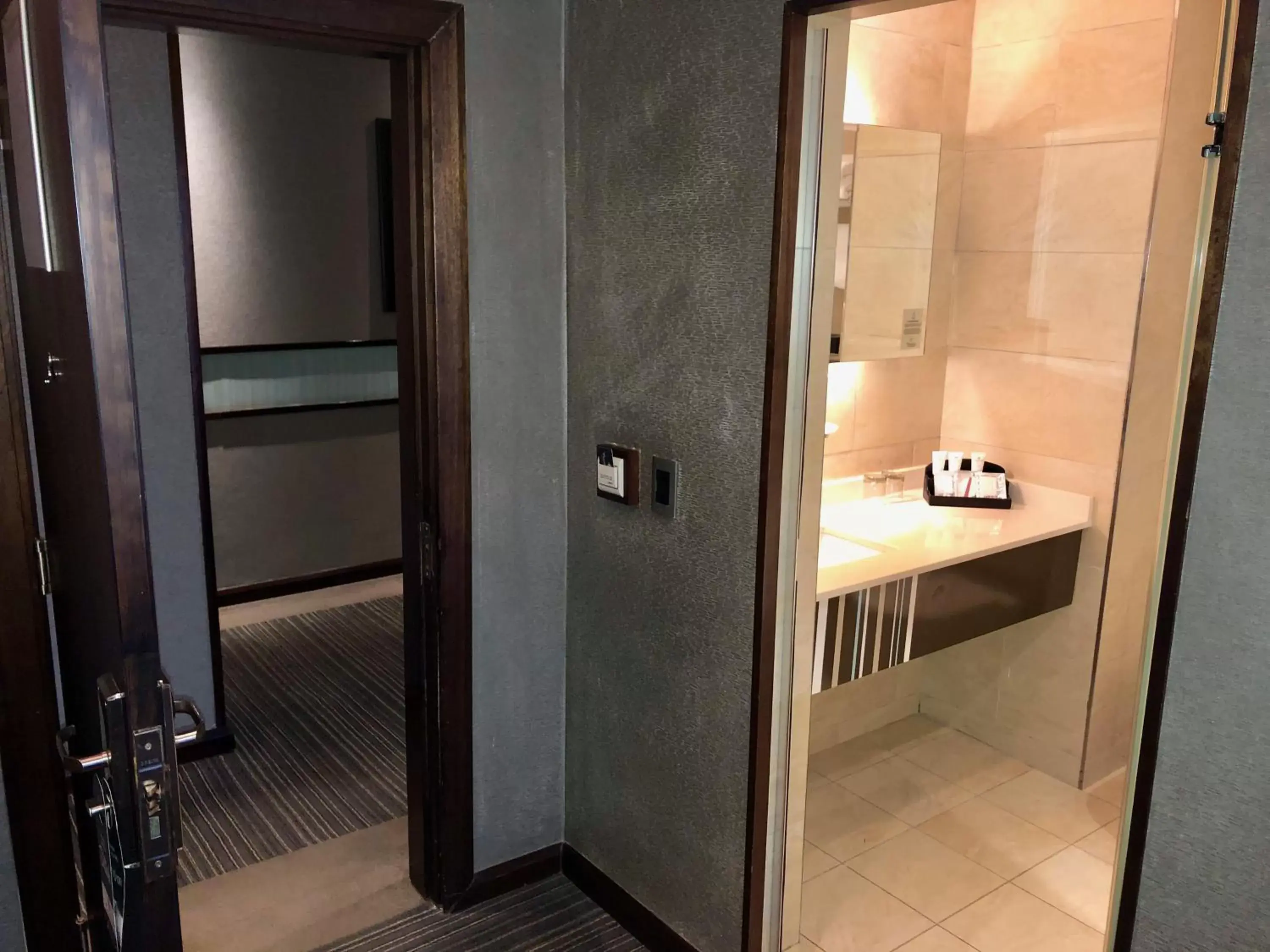 Bathroom in Coastlands Musgrave Hotel