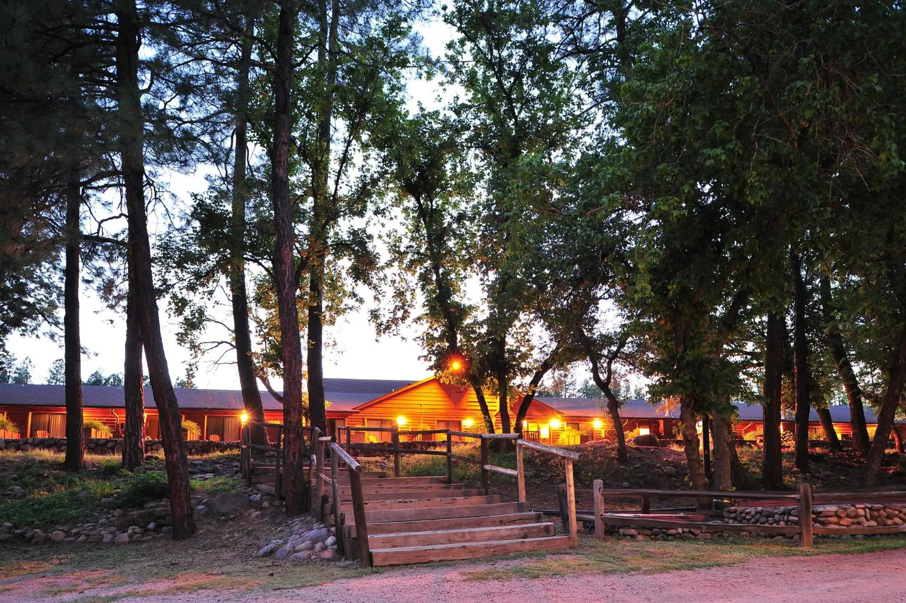 Property building in Kohl's Ranch Lodge
