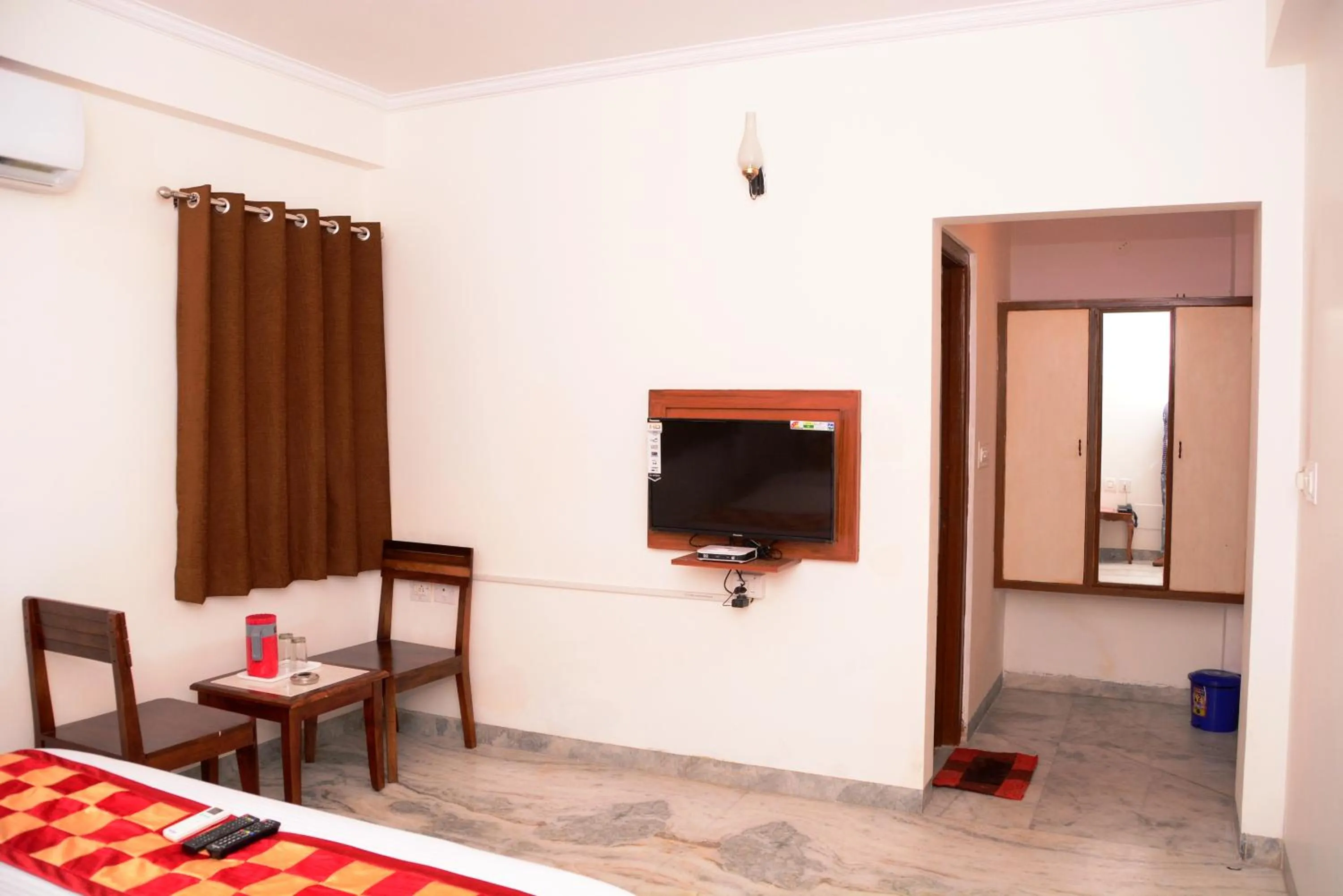 TV and multimedia in Hotel Sugandh Retreat Jaipur