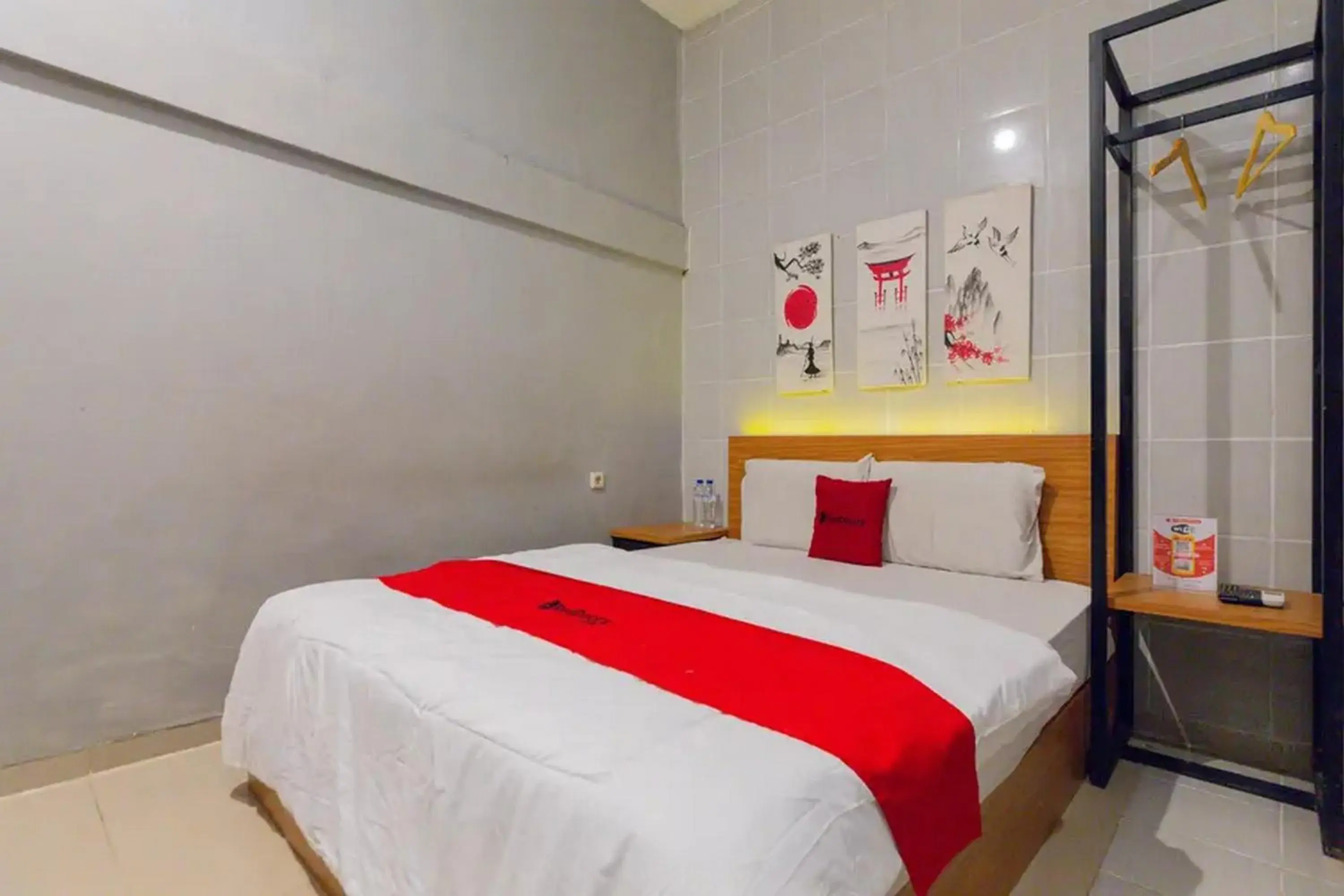 Bed in RedDoorz @ Manukan Surabaya