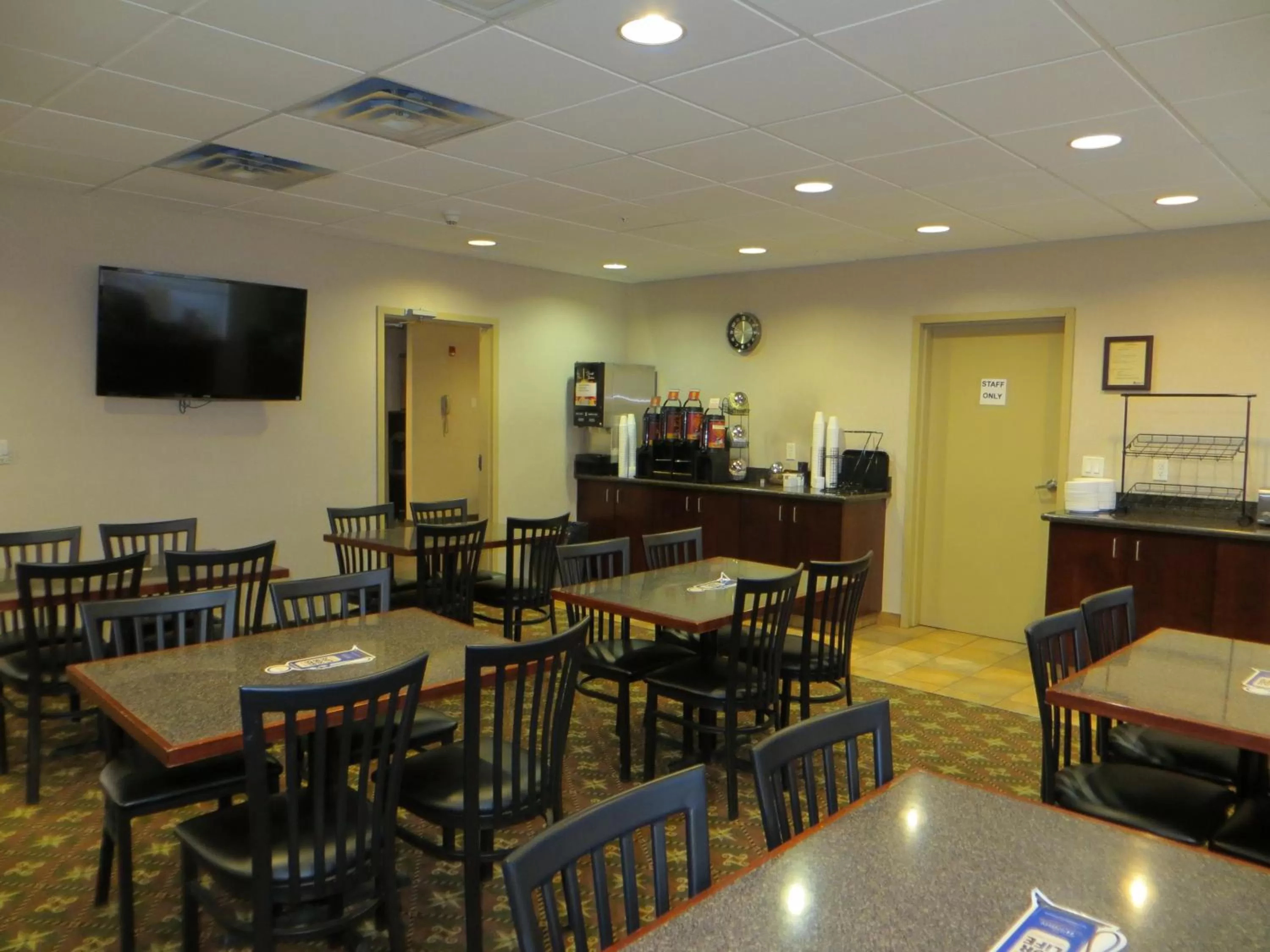 Restaurant/Places to Eat in Super 8 by Wyndham Red Deer City Centre