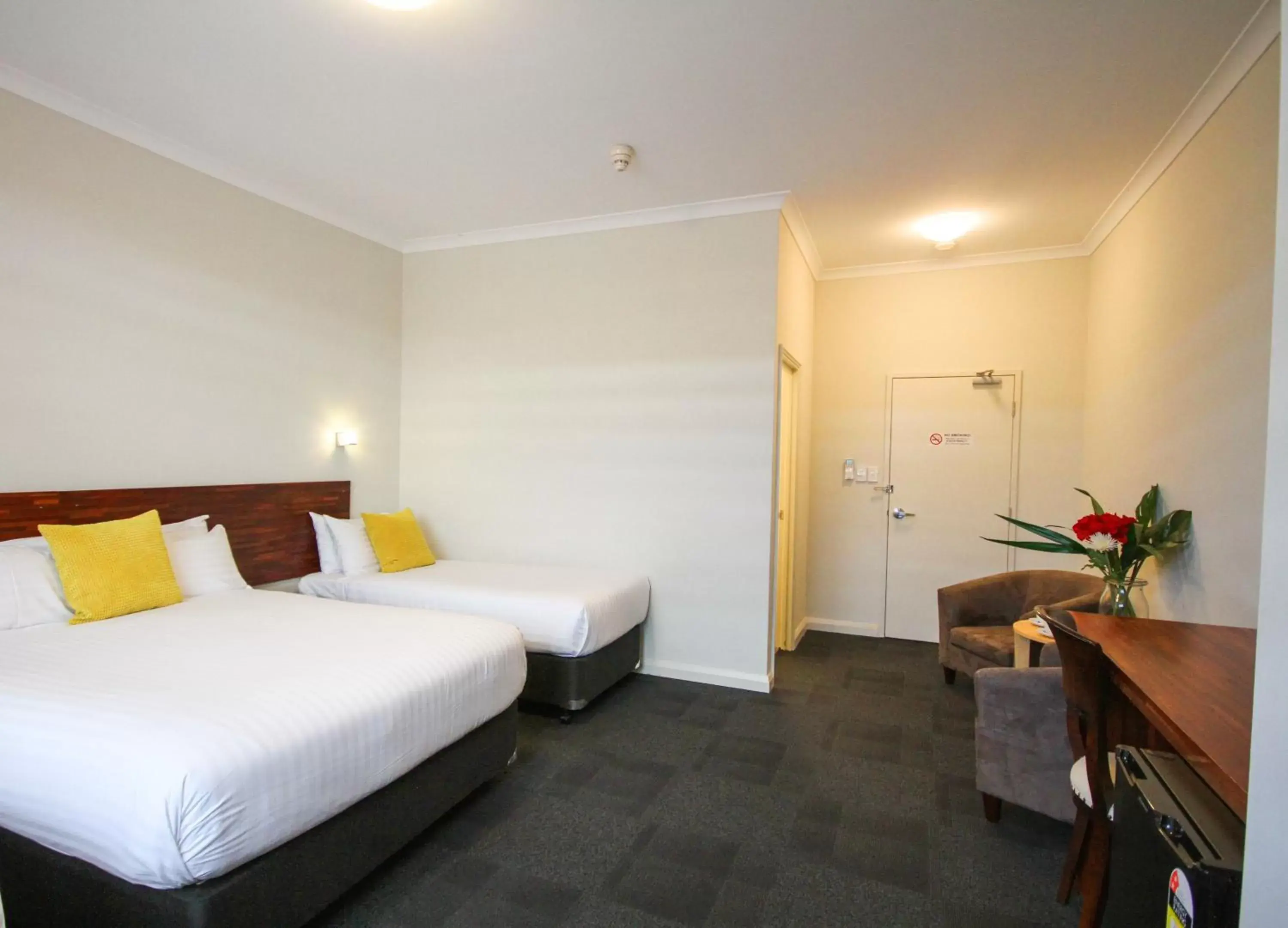 Property building, Bed in Gallery Hotel