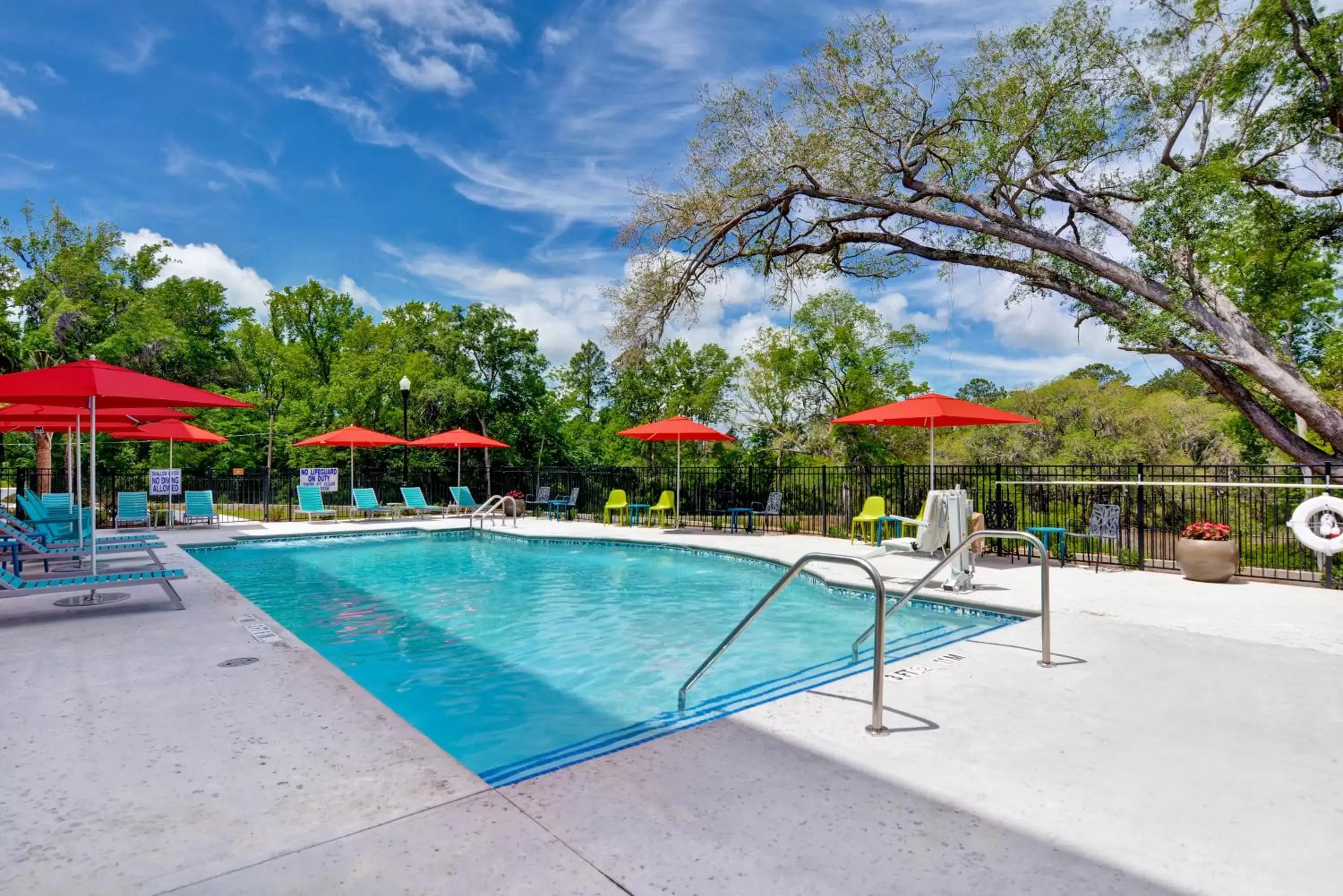 Swimming Pool in Home2 Suites By Hilton Beaufort