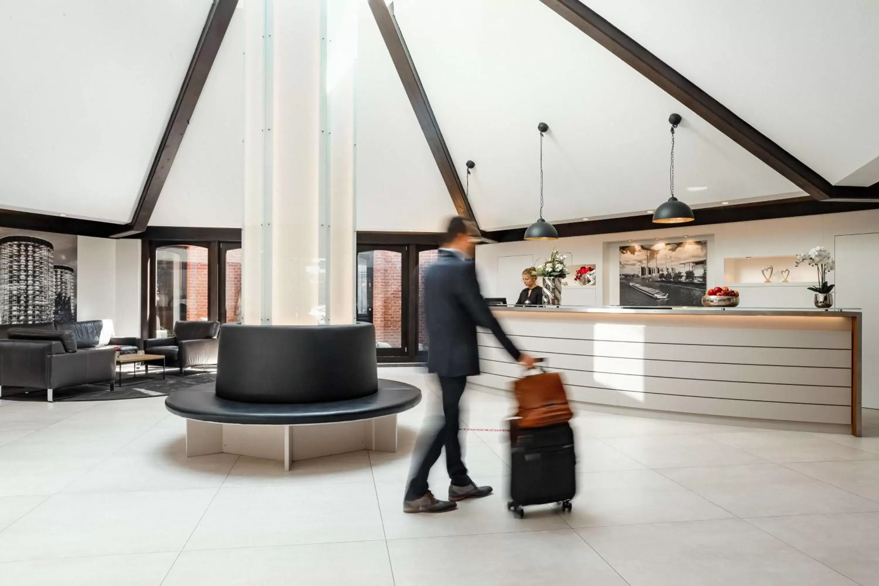 Lobby or reception in Privathotel alte mühle Wolfsburg-Weyhausen