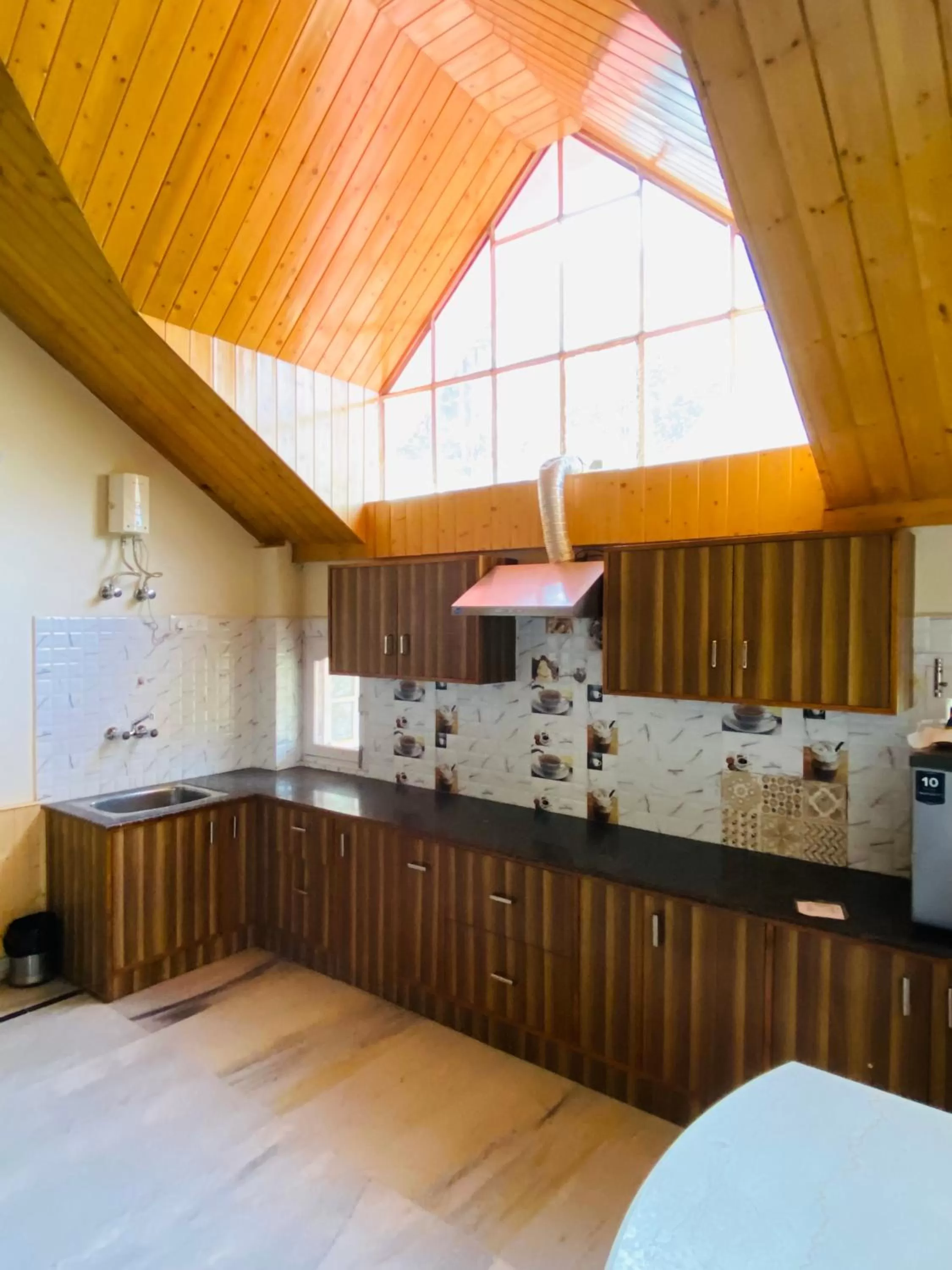 Kitchen or kitchenette, Kitchen/Kitchenette in Sai Cottage Shimla