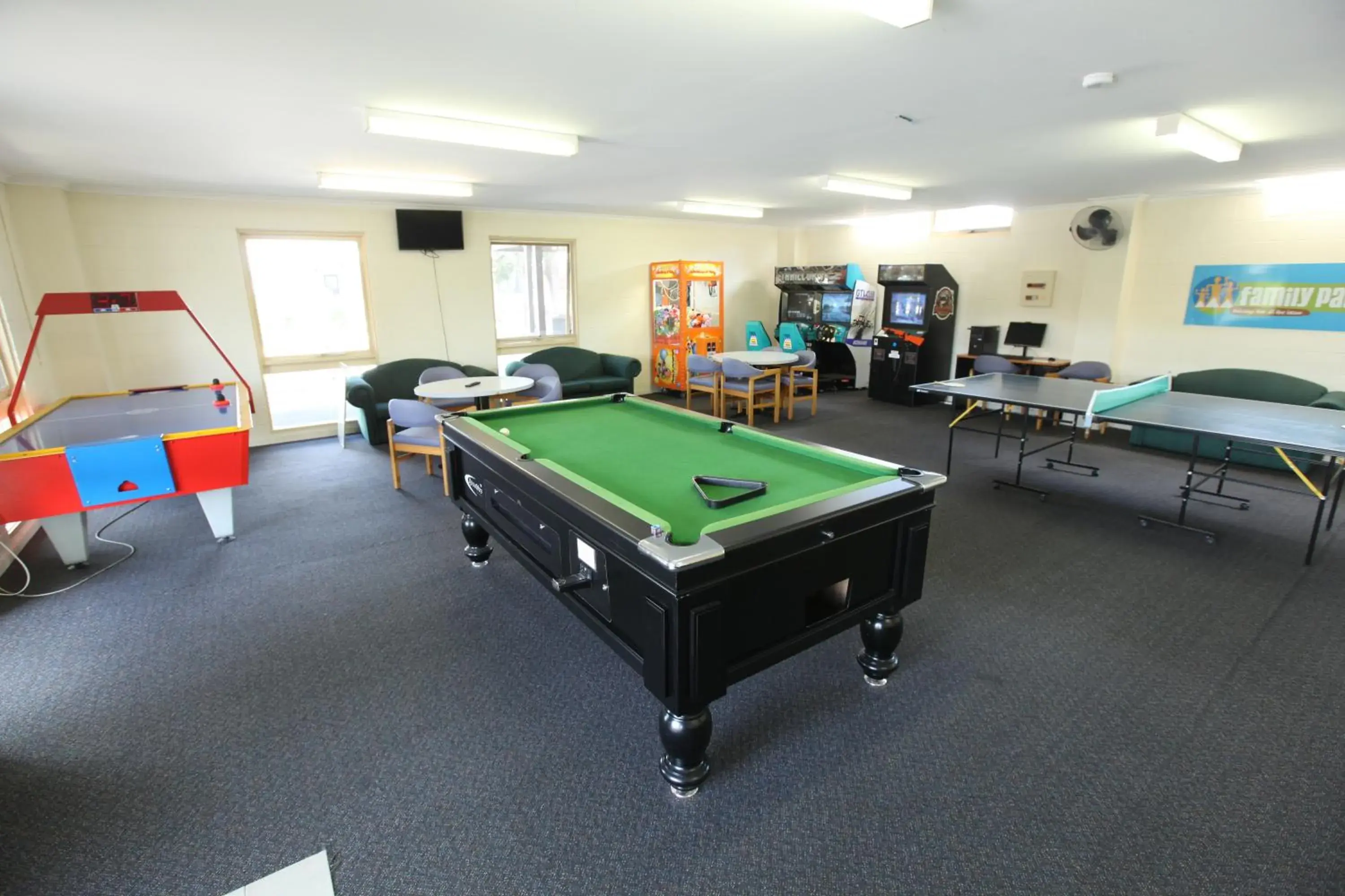 Game Room, Billiards in Airport Tourist Village Melbourne