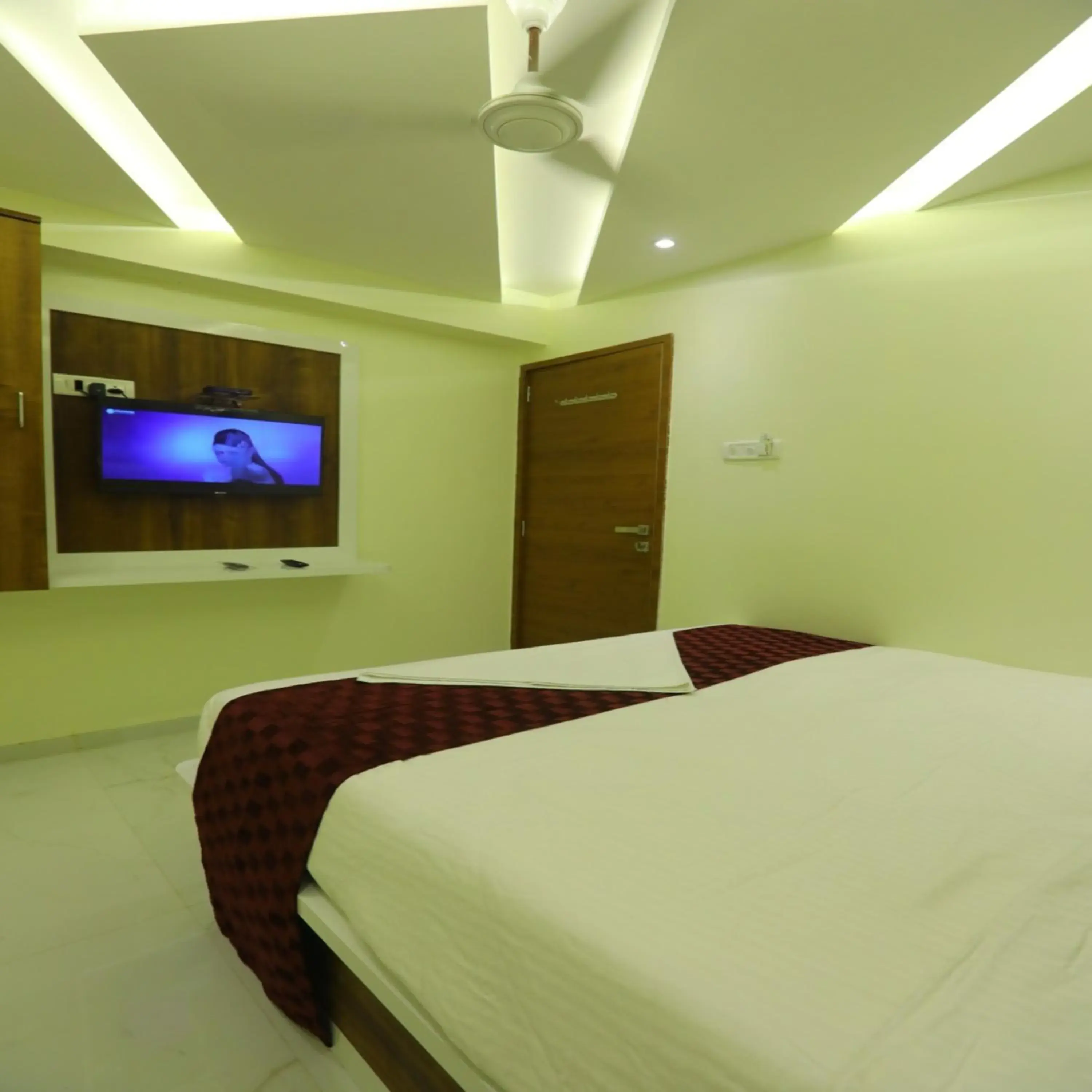 Bed in Hotel Siddhi Inn Lodging - Navi Mumbai